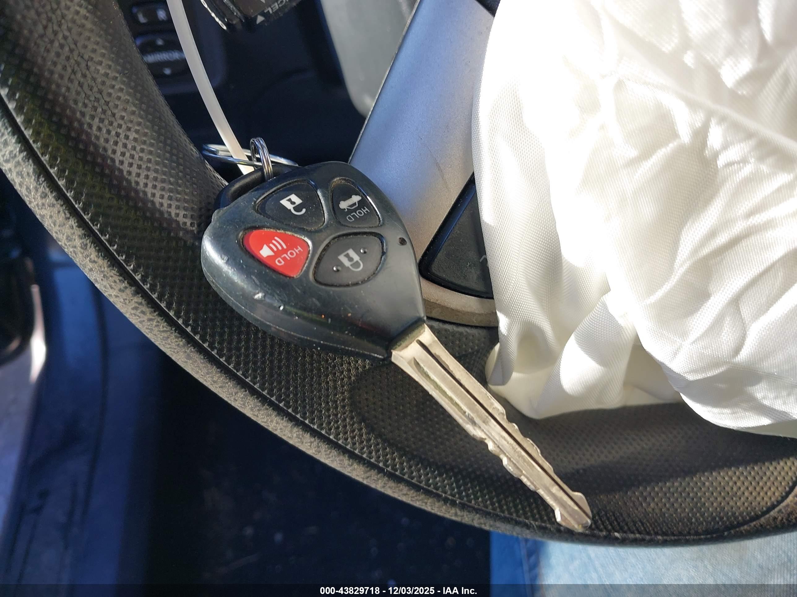 TOYOTA COROLLA image 11