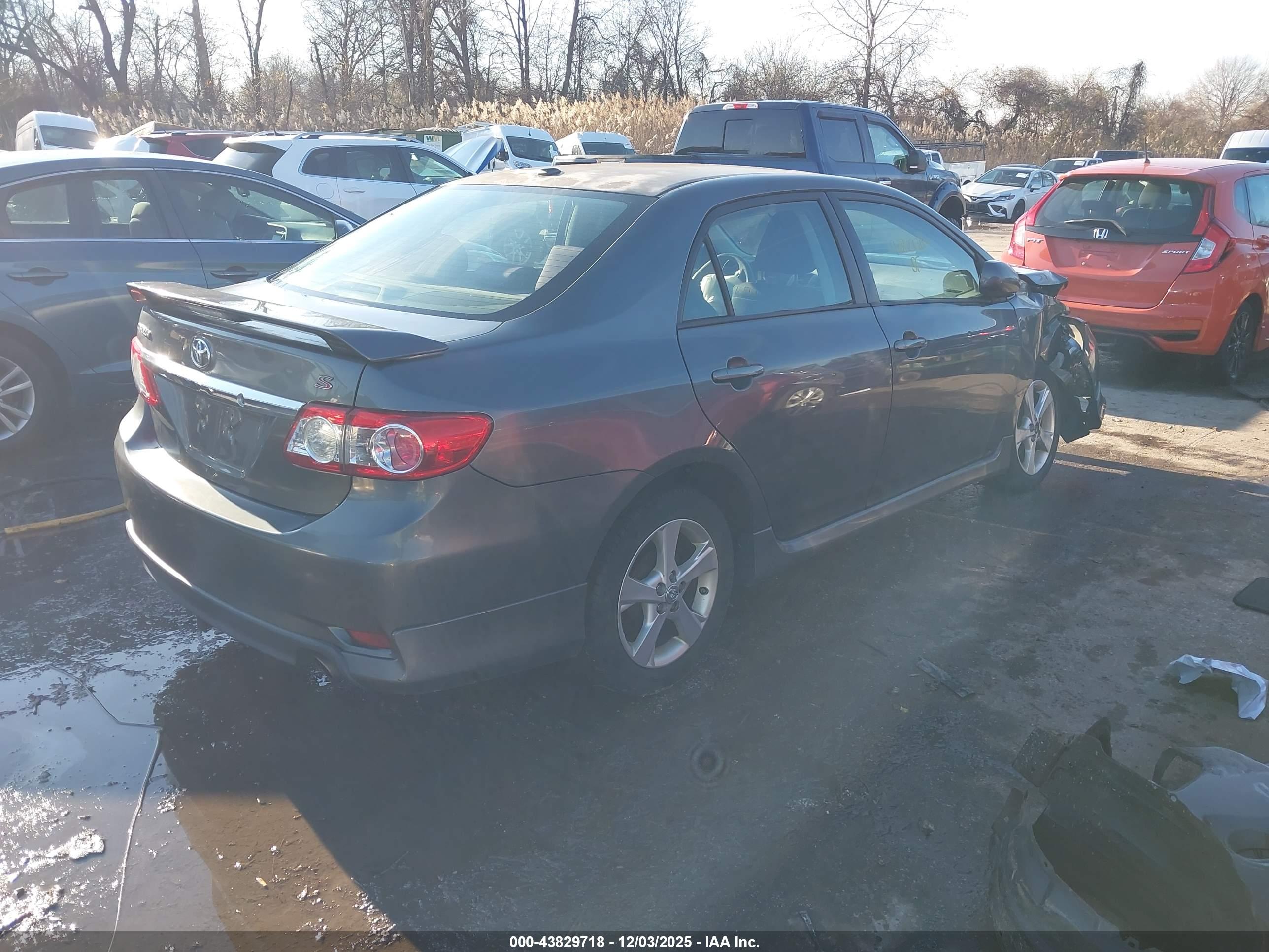 TOYOTA COROLLA image 4