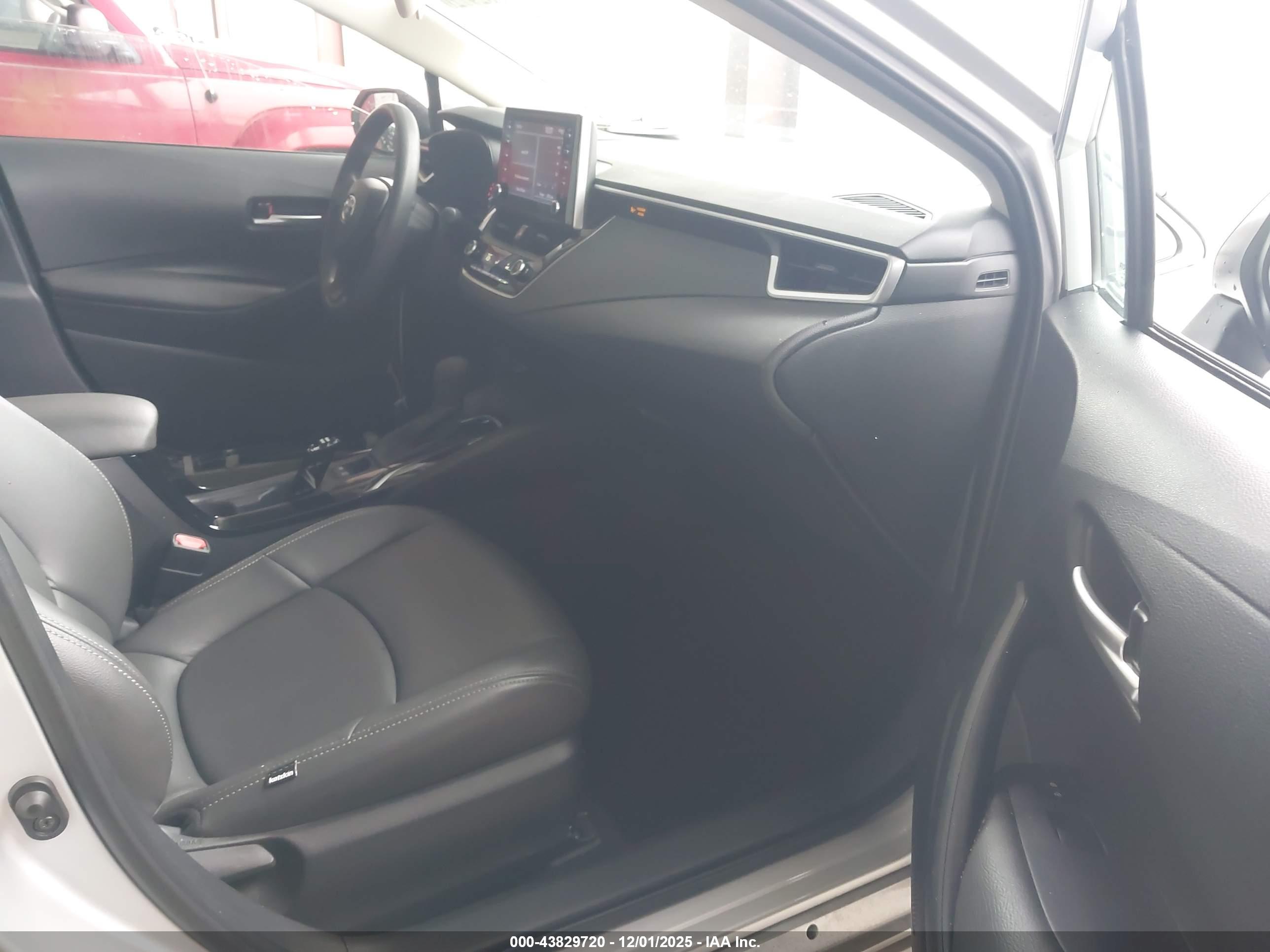 TOYOTA COROLLA image 5