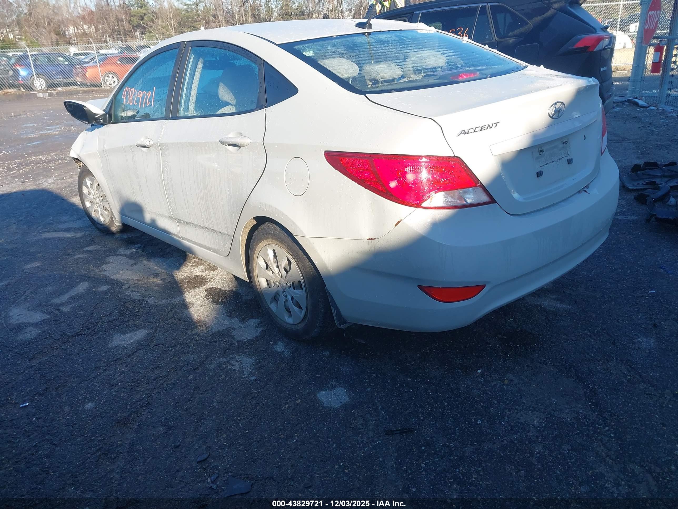 HYUNDAI ACCENT image 3