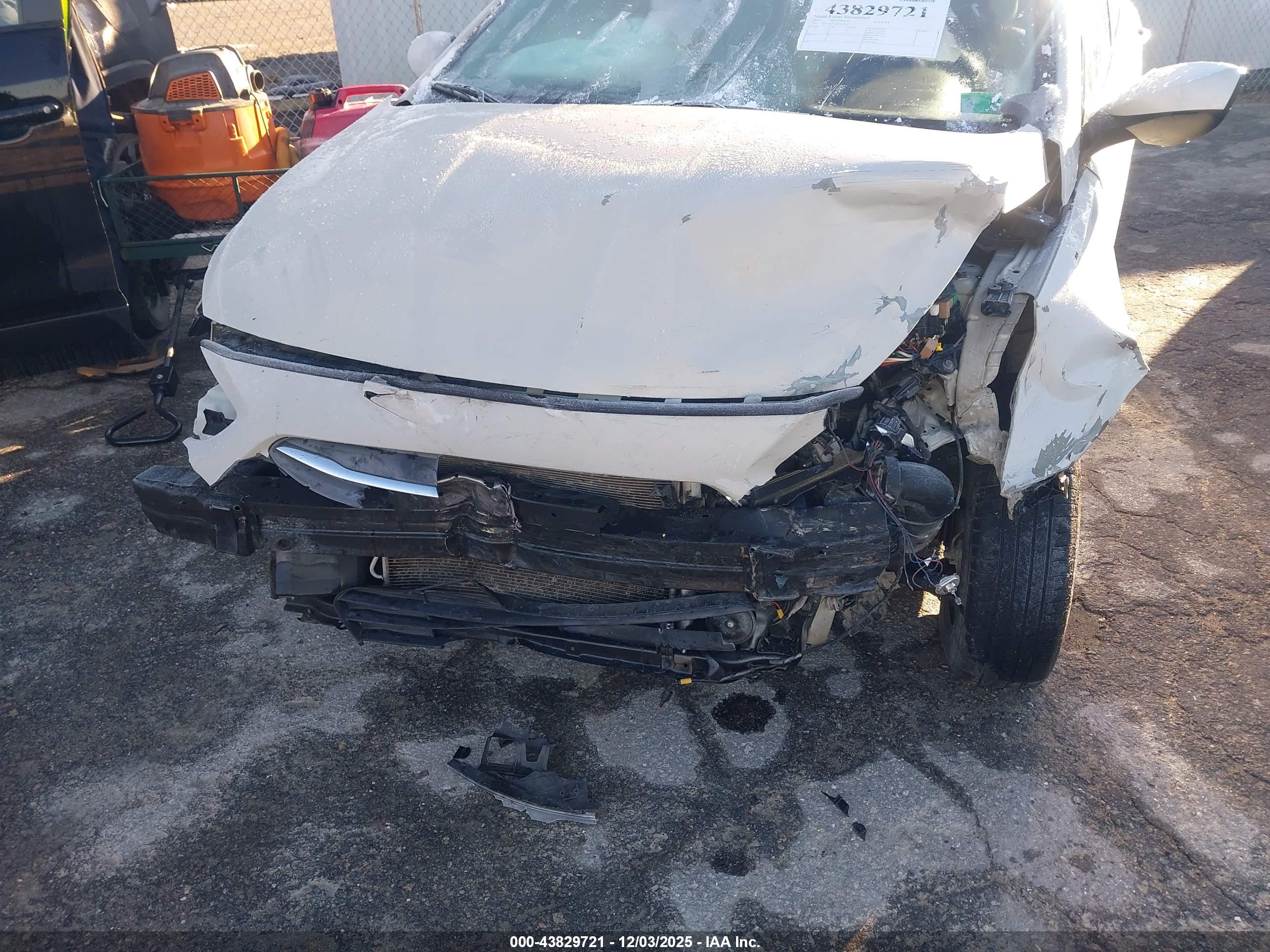 HYUNDAI ACCENT image 6