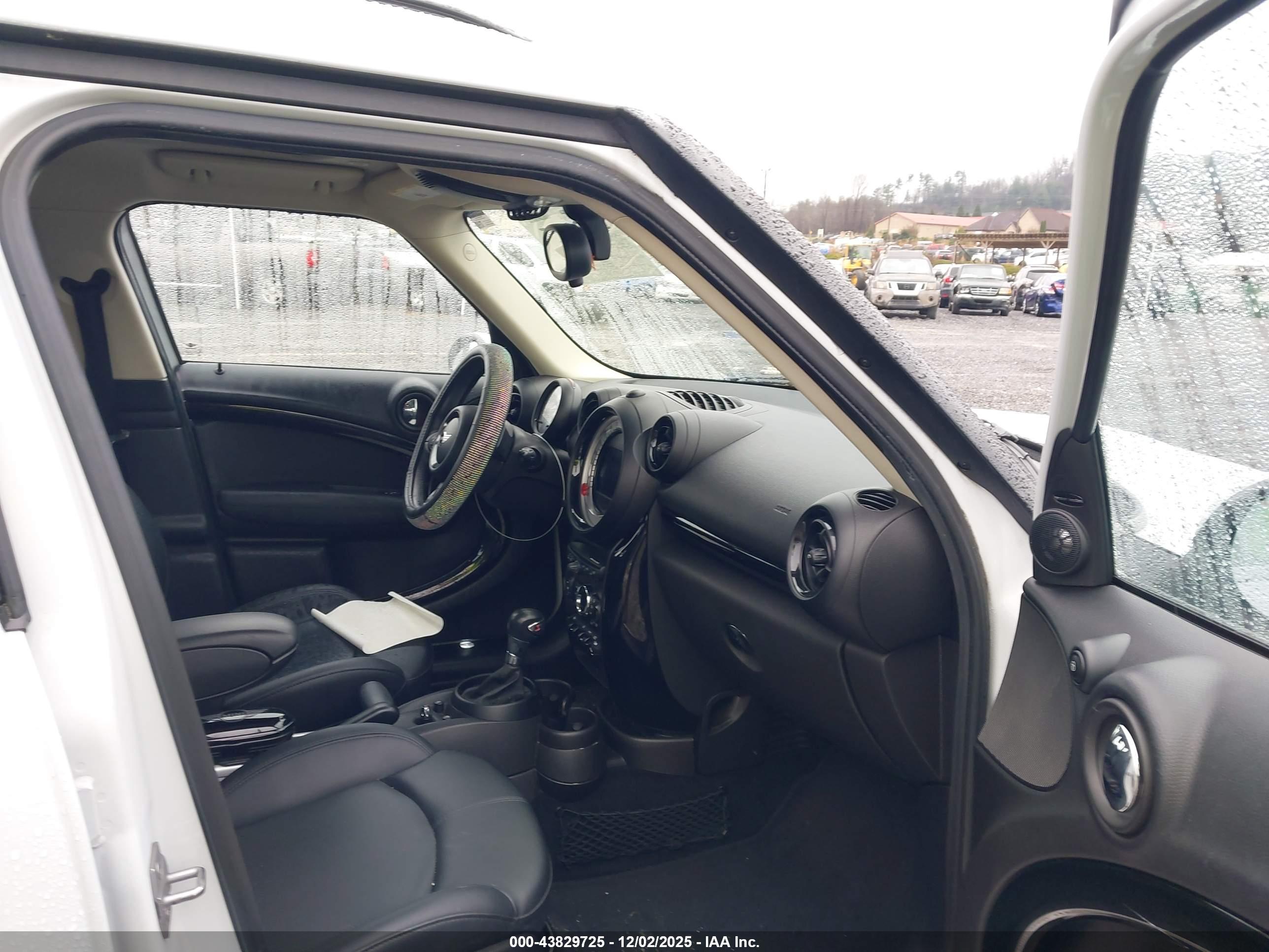 MINI COUNTRYMAN image 5