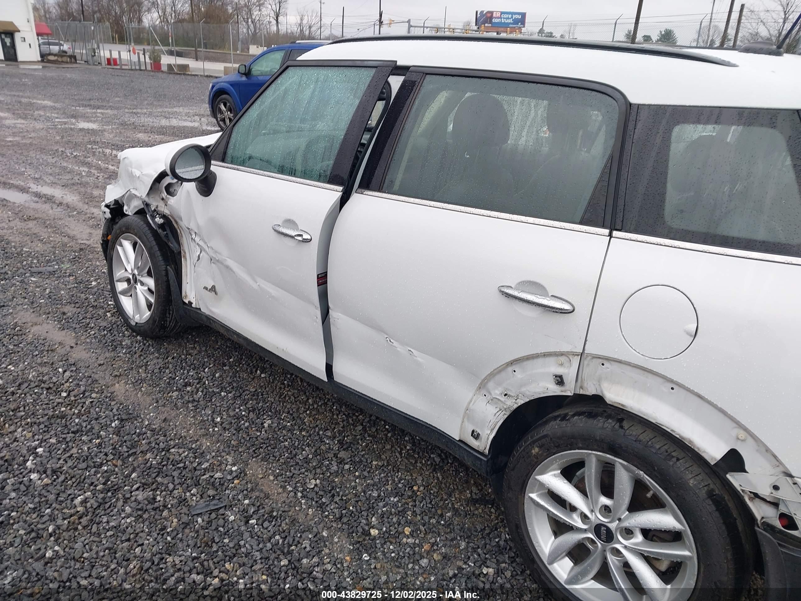 MINI COUNTRYMAN image 6