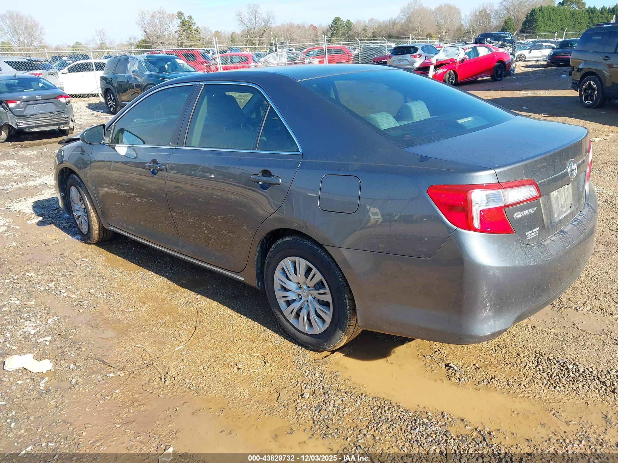TOYOTA CAMRY image 3