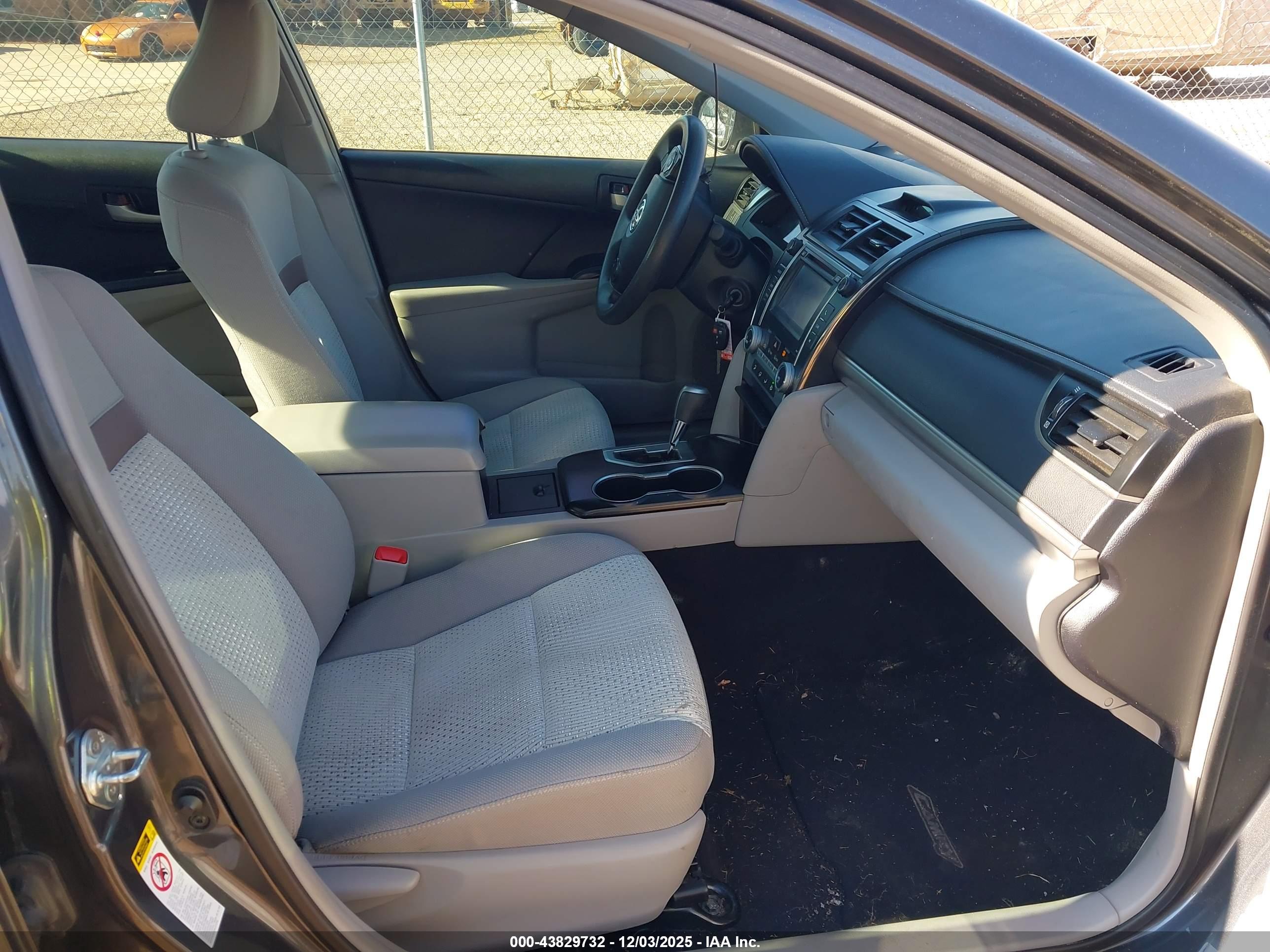 TOYOTA CAMRY image 5