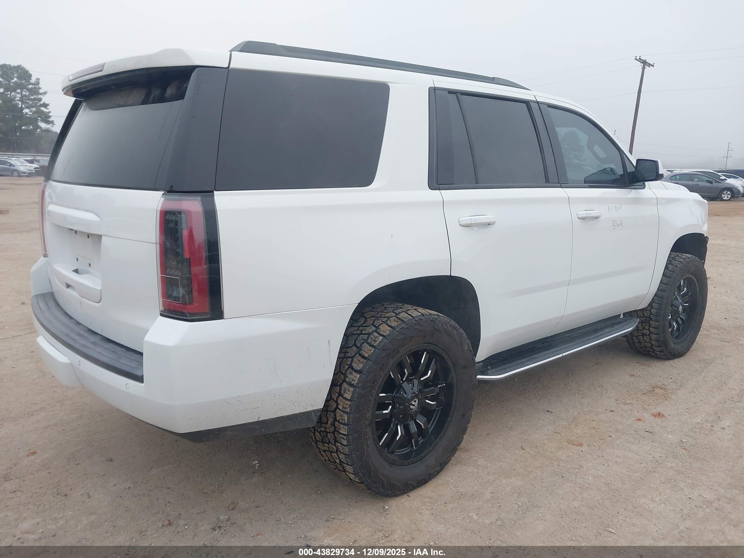 GMC YUKON image 4