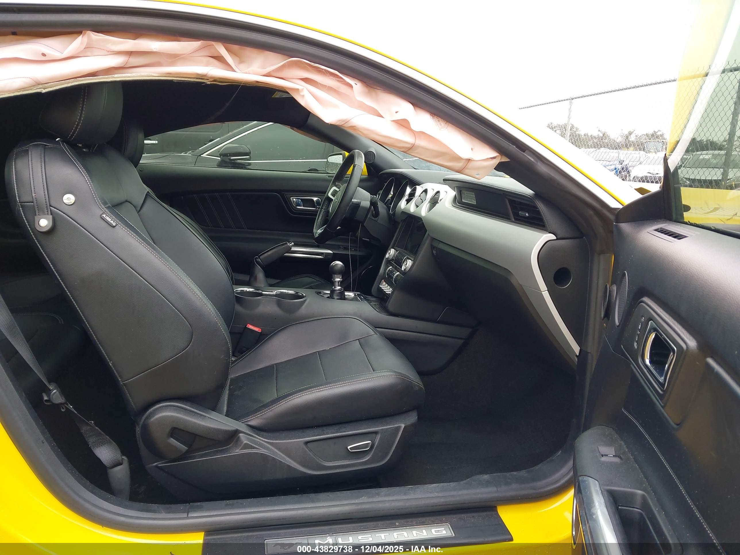 FORD MUSTANG image 5