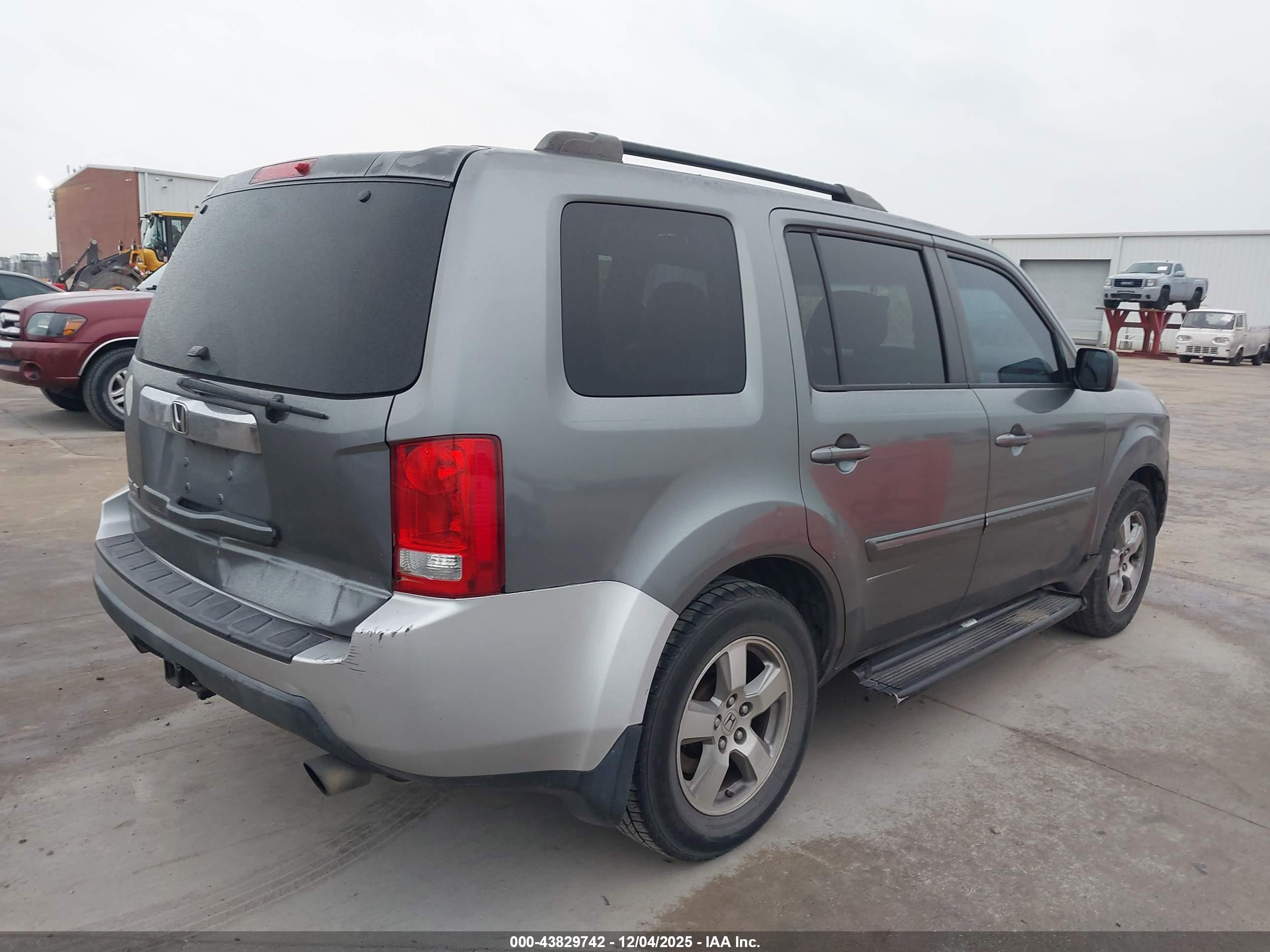 HONDA PILOT image 4