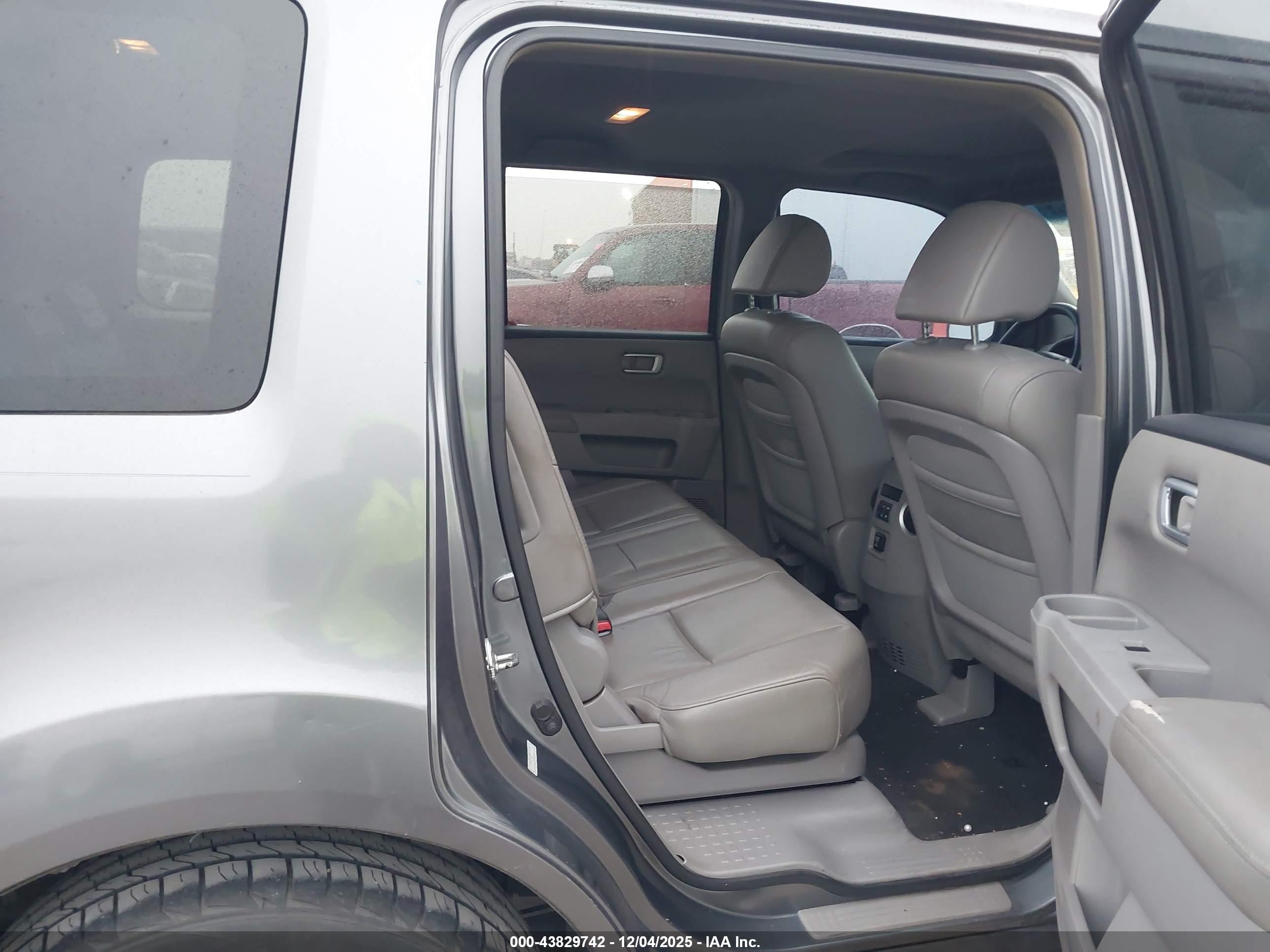 HONDA PILOT image 8