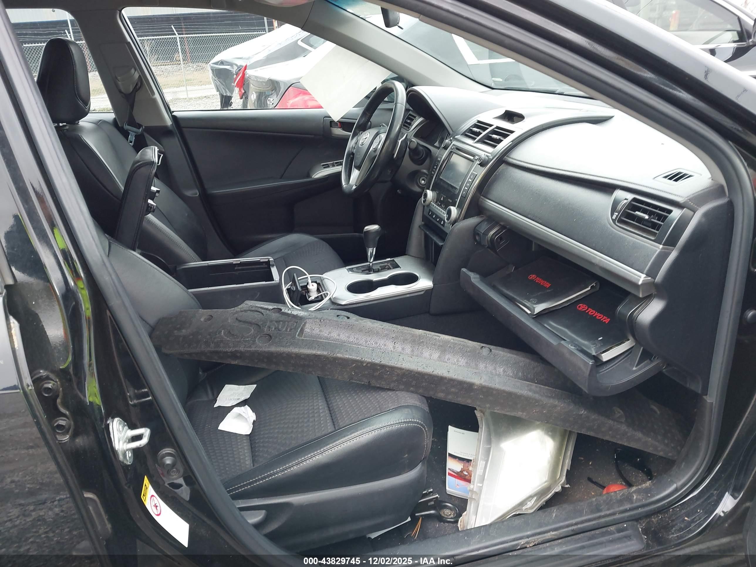 TOYOTA CAMRY image 5
