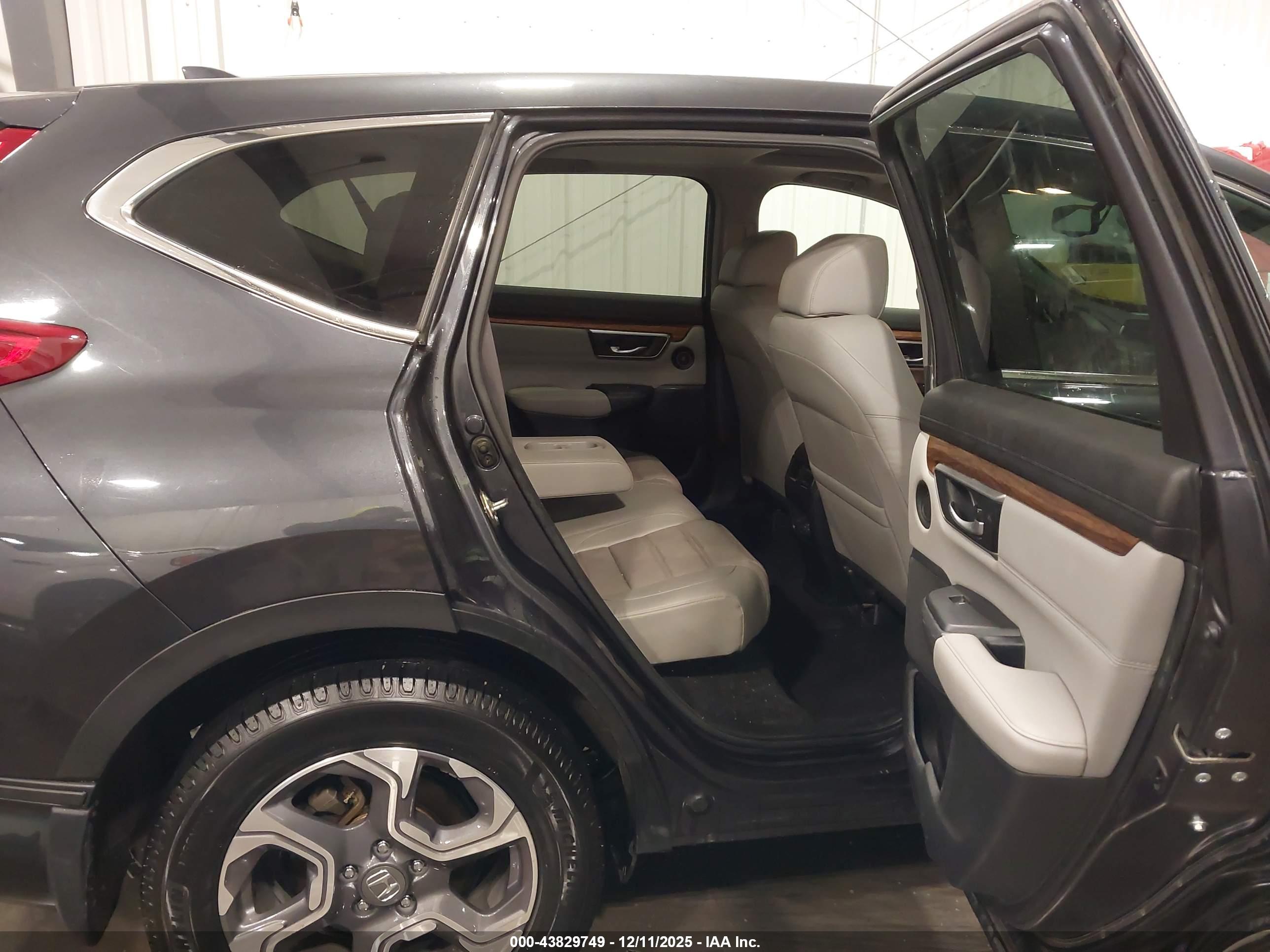 HONDA CR-V image 8