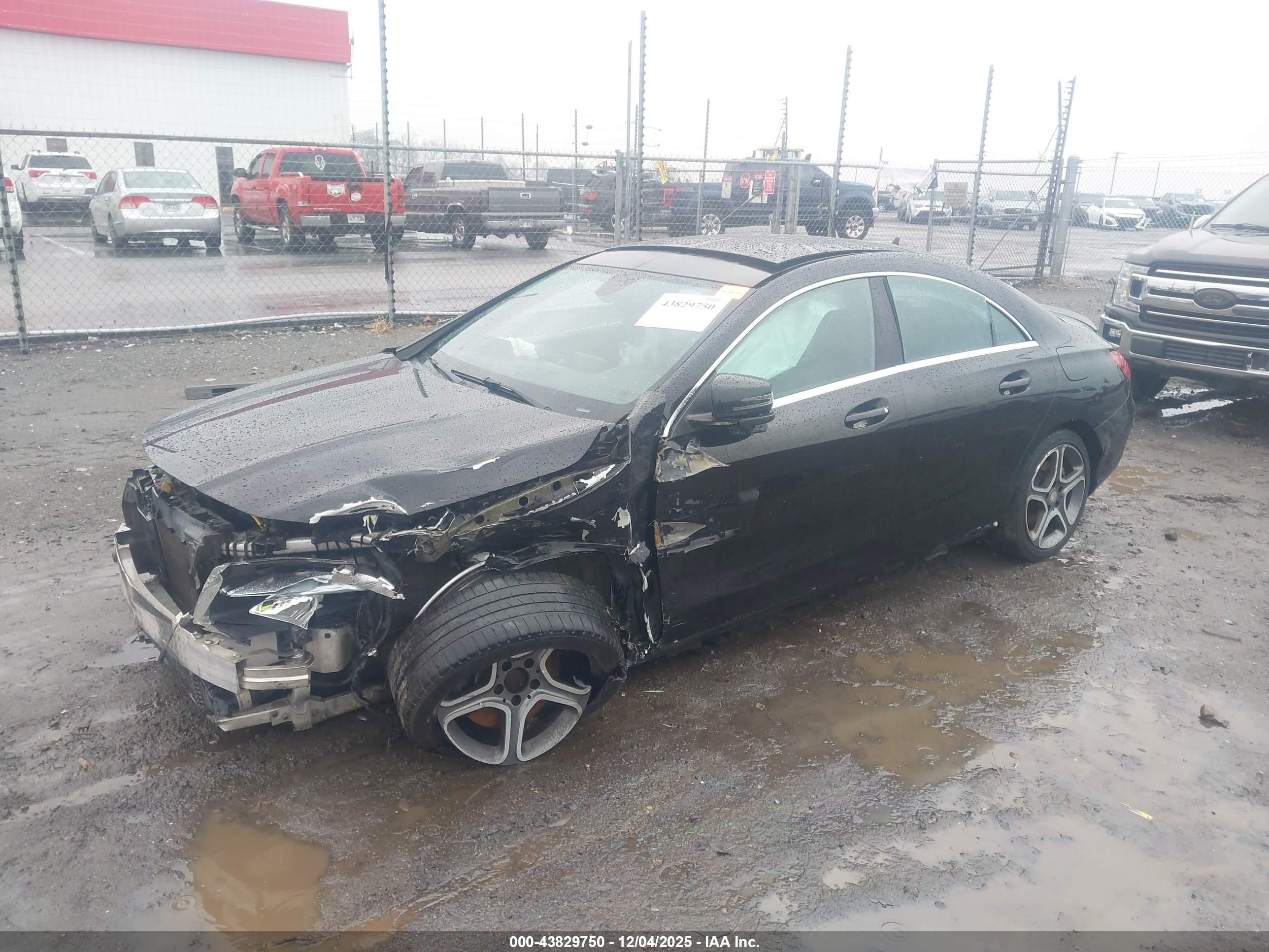 MERCEDES-BENZ CLA image 2