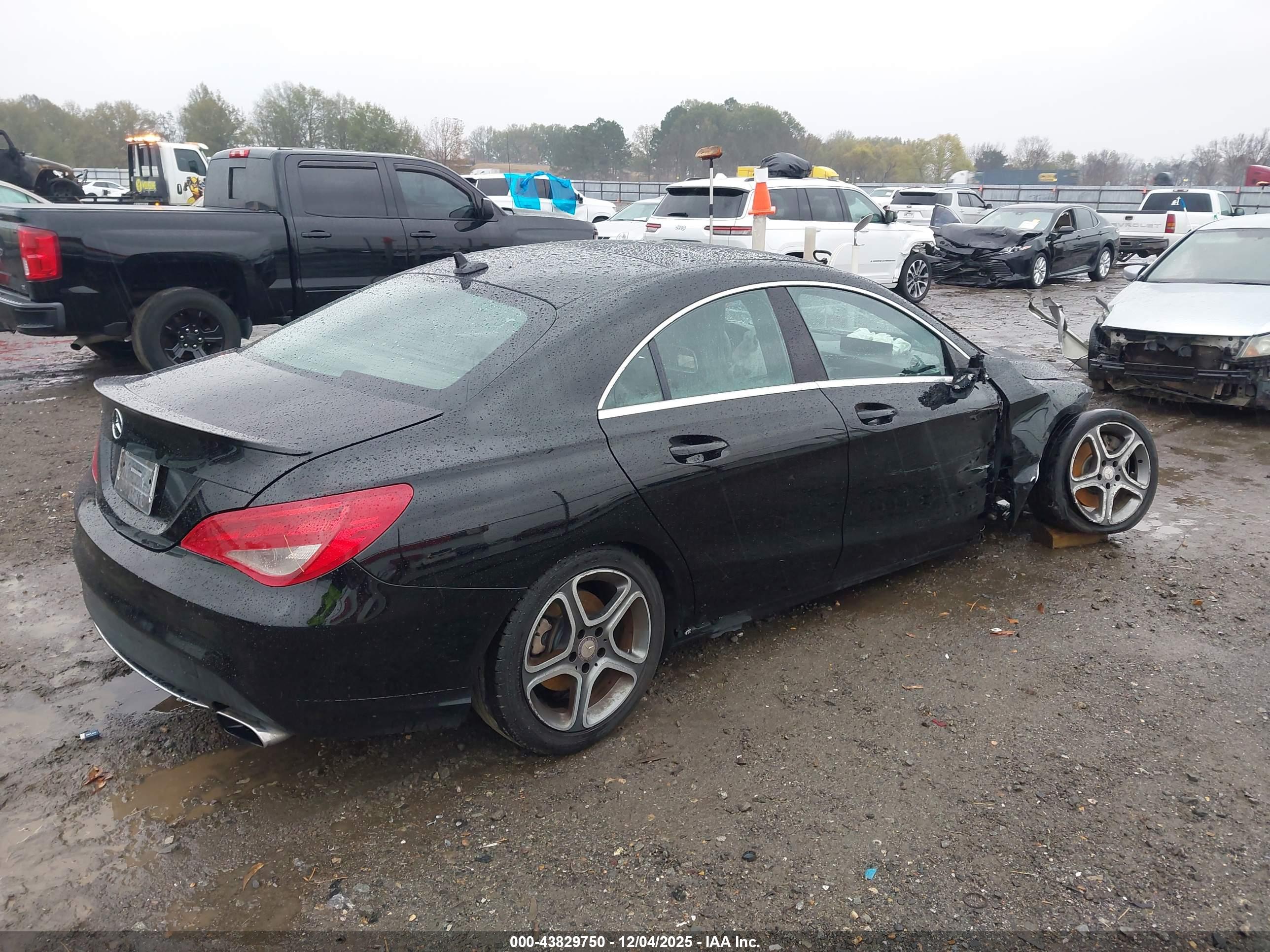 MERCEDES-BENZ CLA image 4