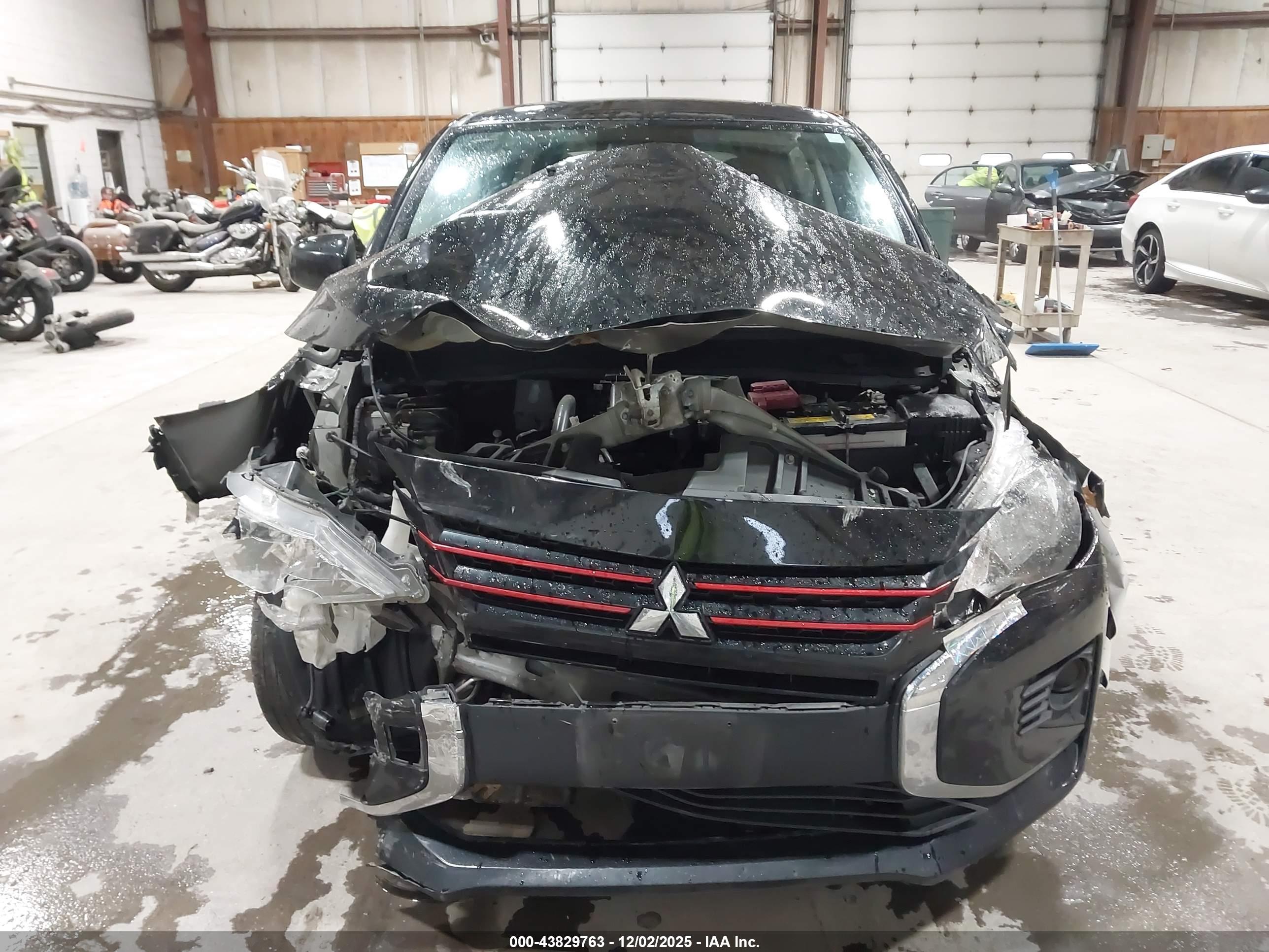 MITSUBISHI MIRAGE image 6