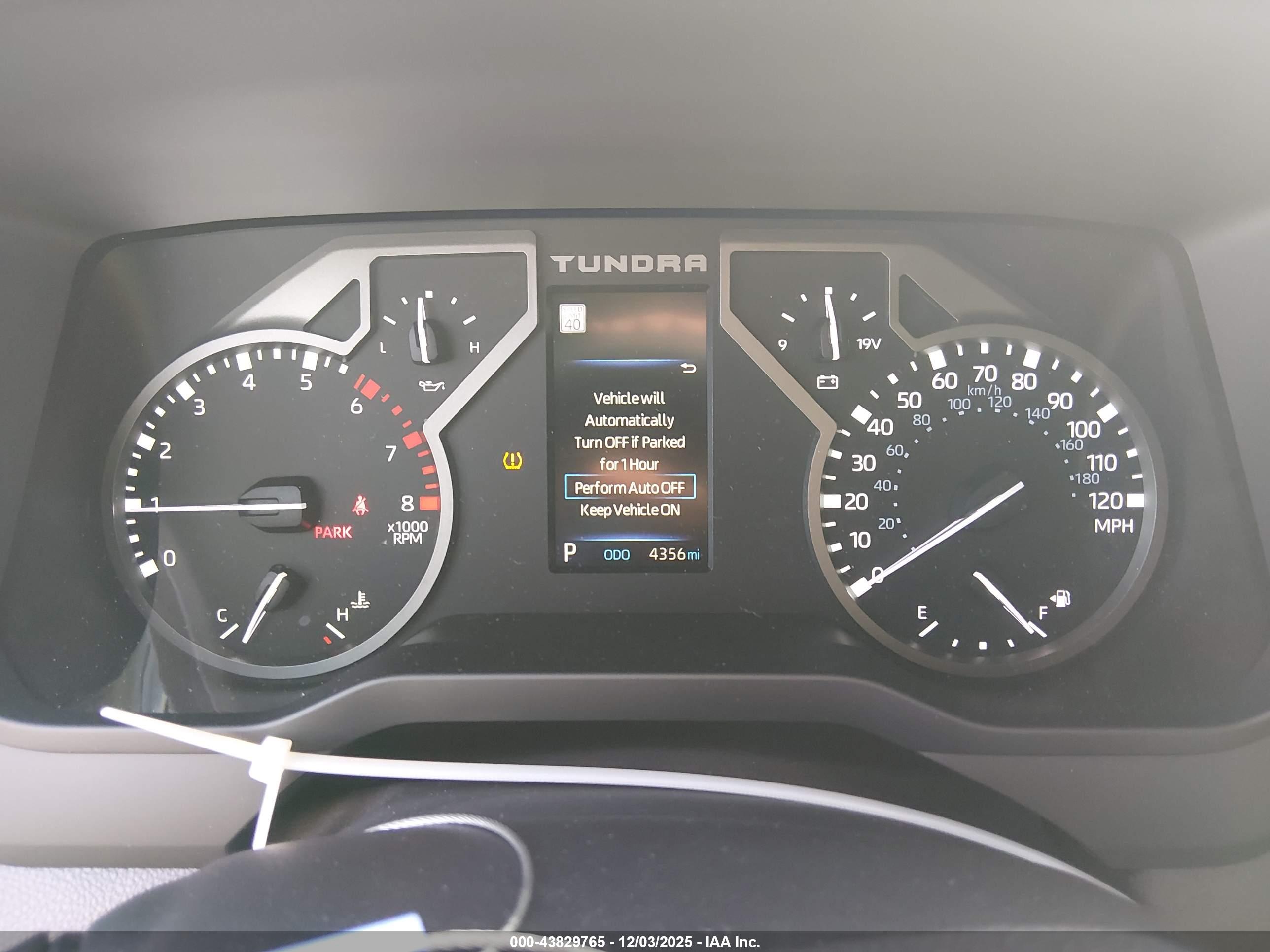 TOYOTA TUNDRA image 7