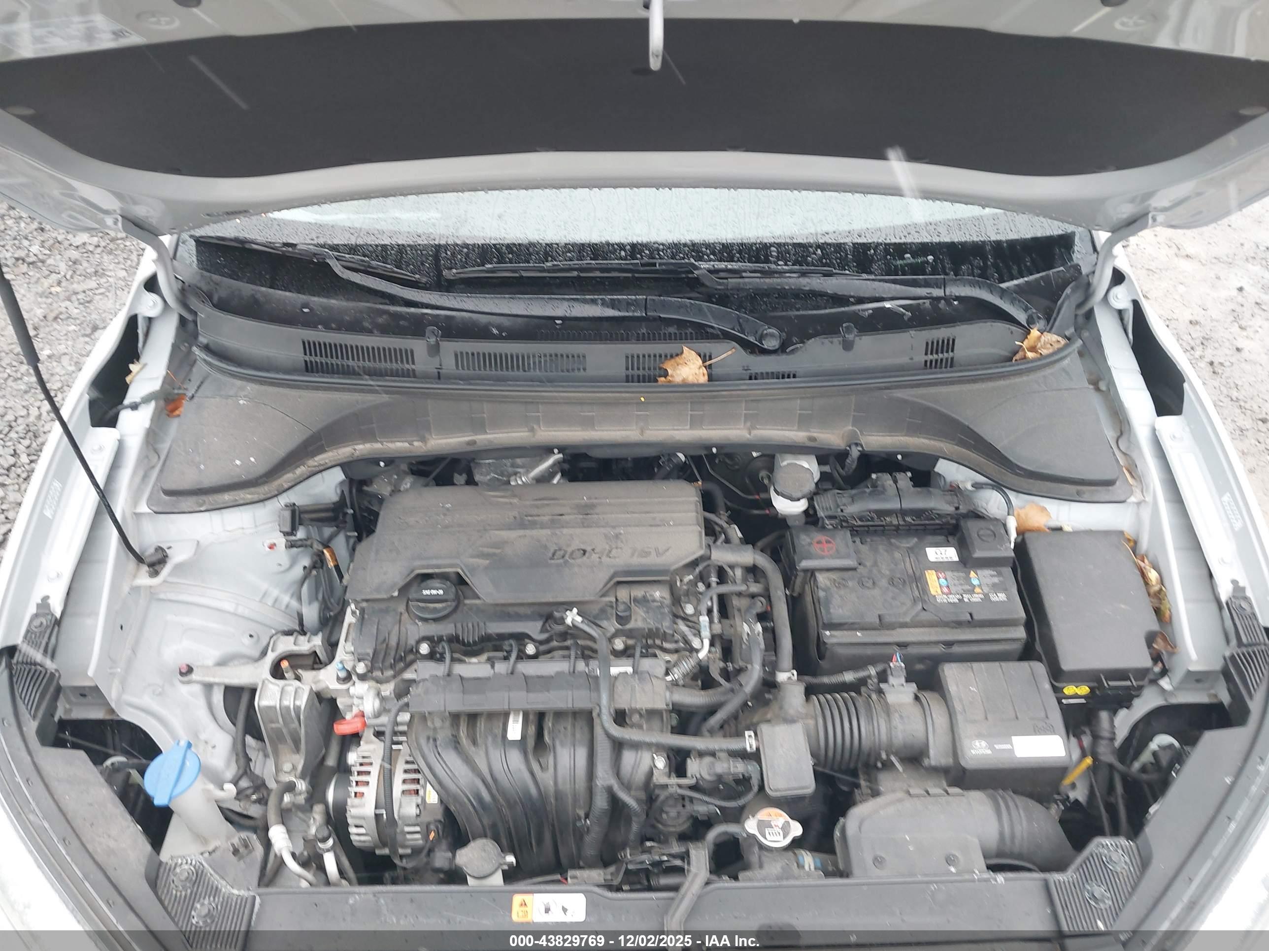 HYUNDAI KONA image 10