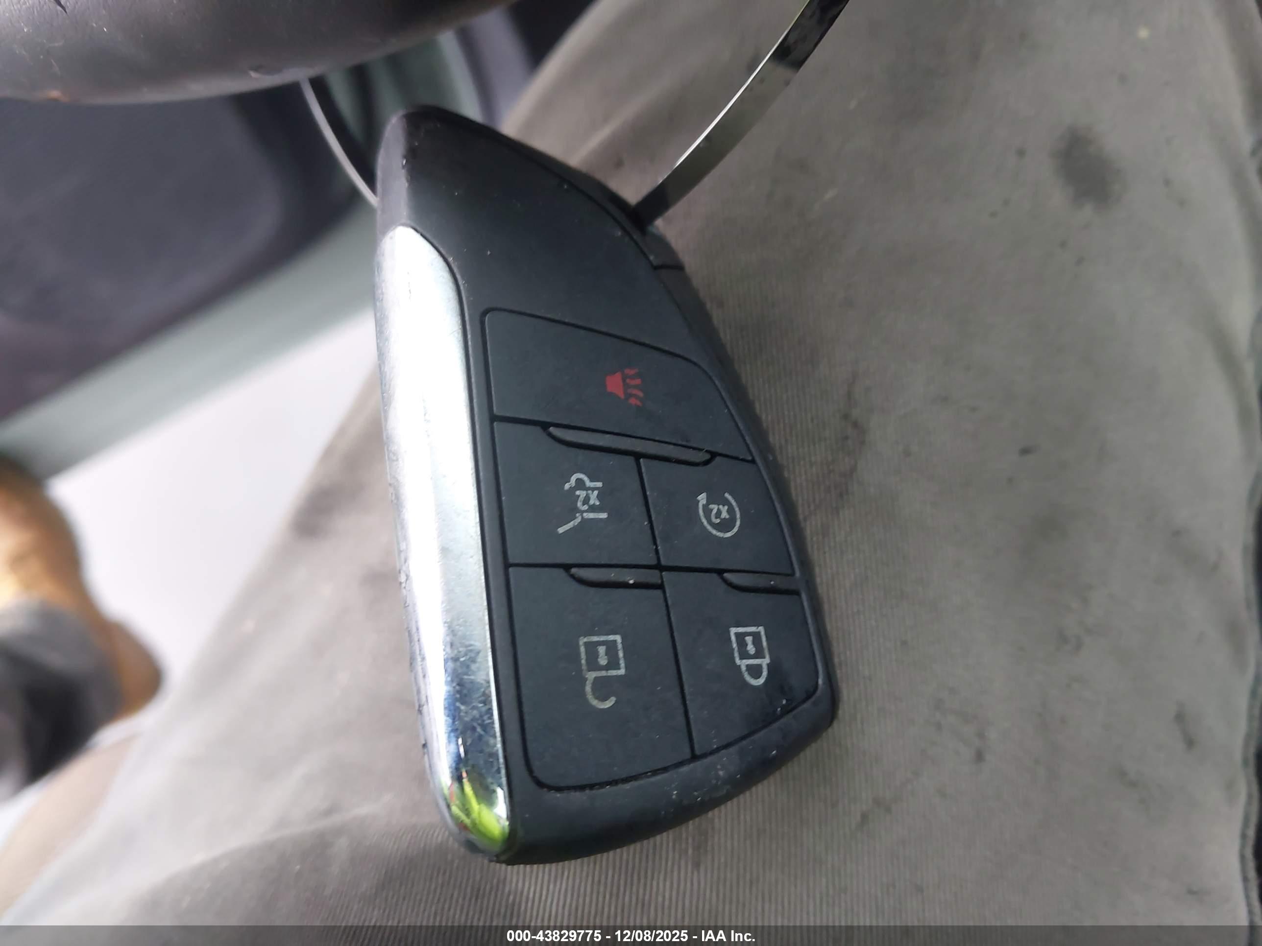 CHEVROLET EQUINOX image 11