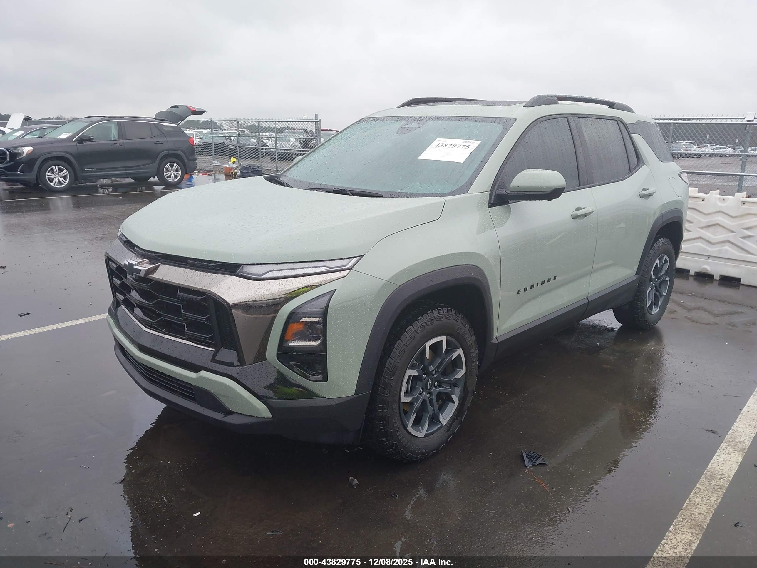 CHEVROLET EQUINOX image 2