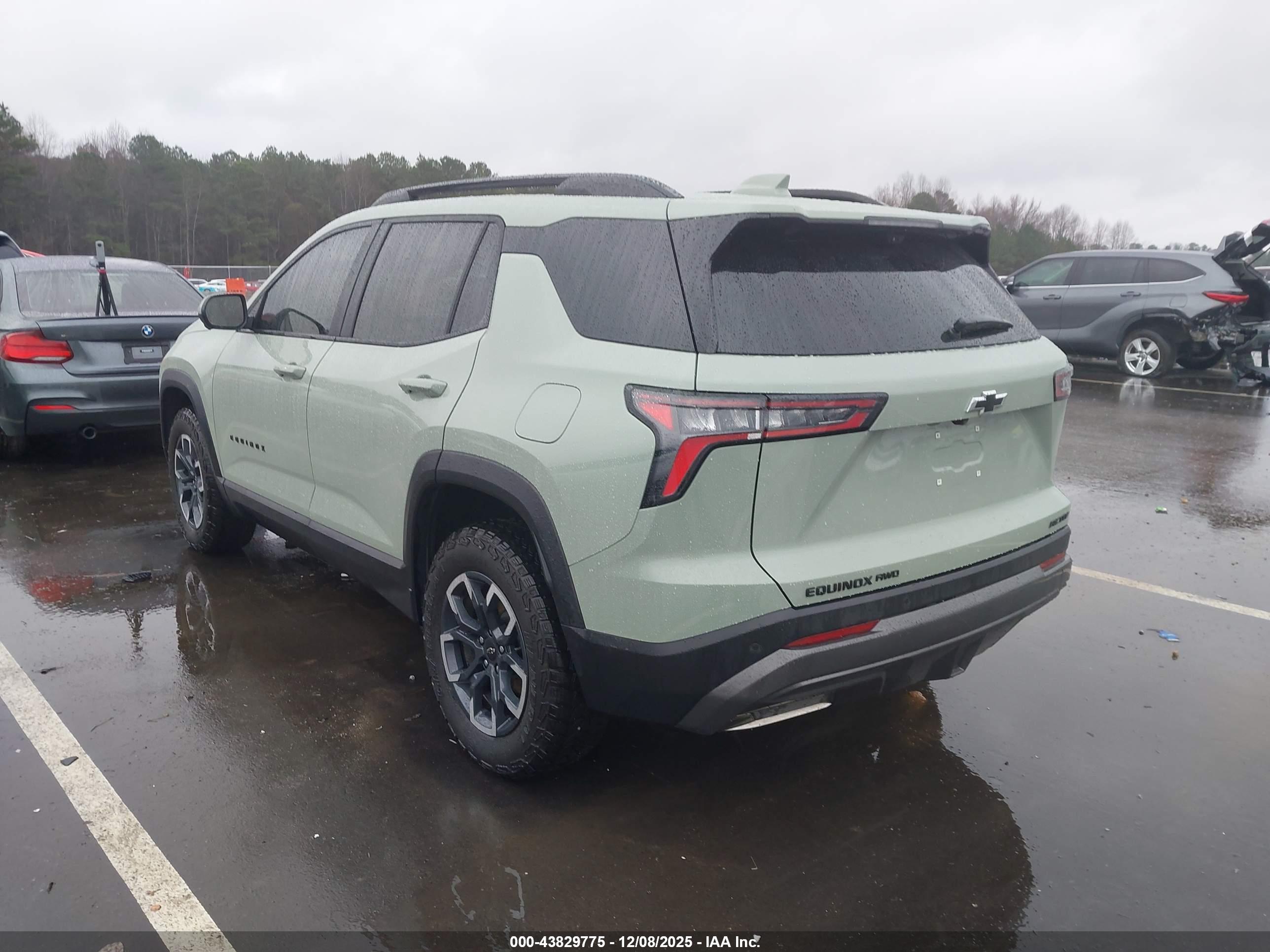 CHEVROLET EQUINOX image 3
