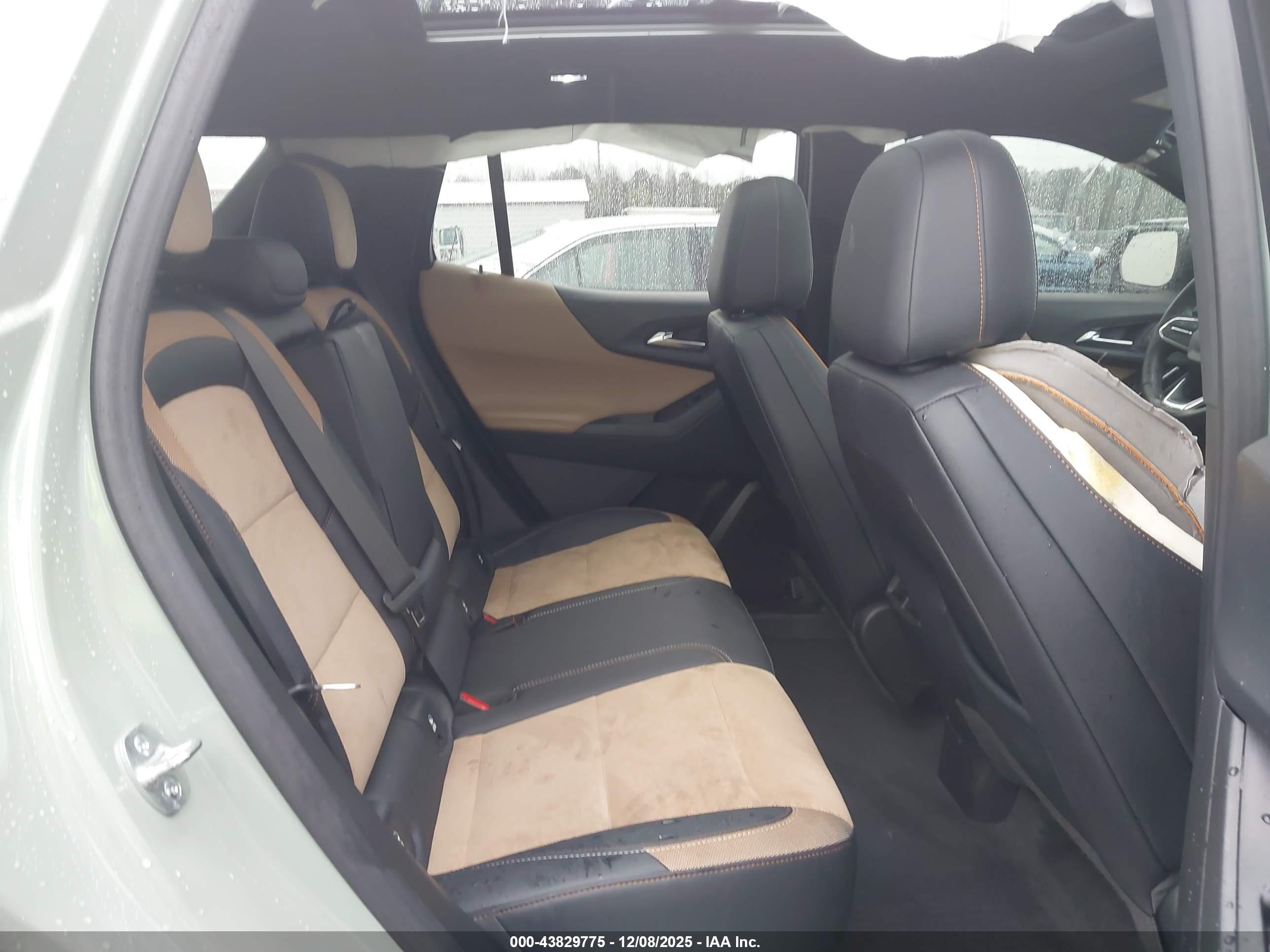 CHEVROLET EQUINOX image 8