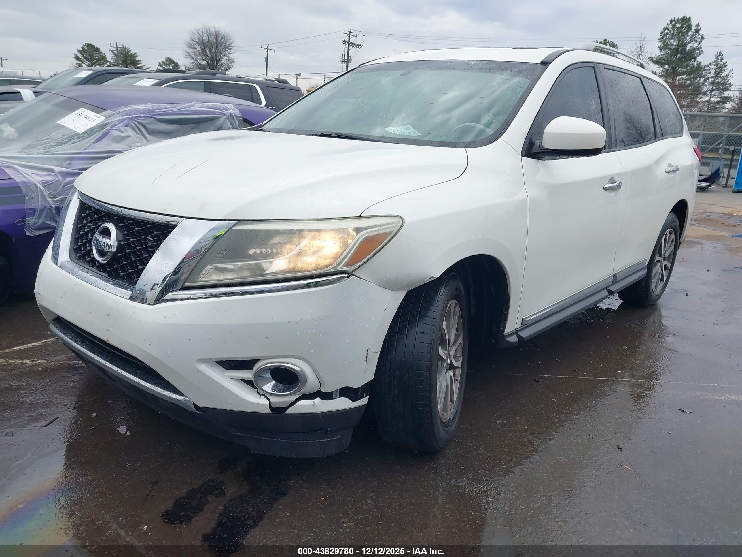 NISSAN PATHFINDER image 2