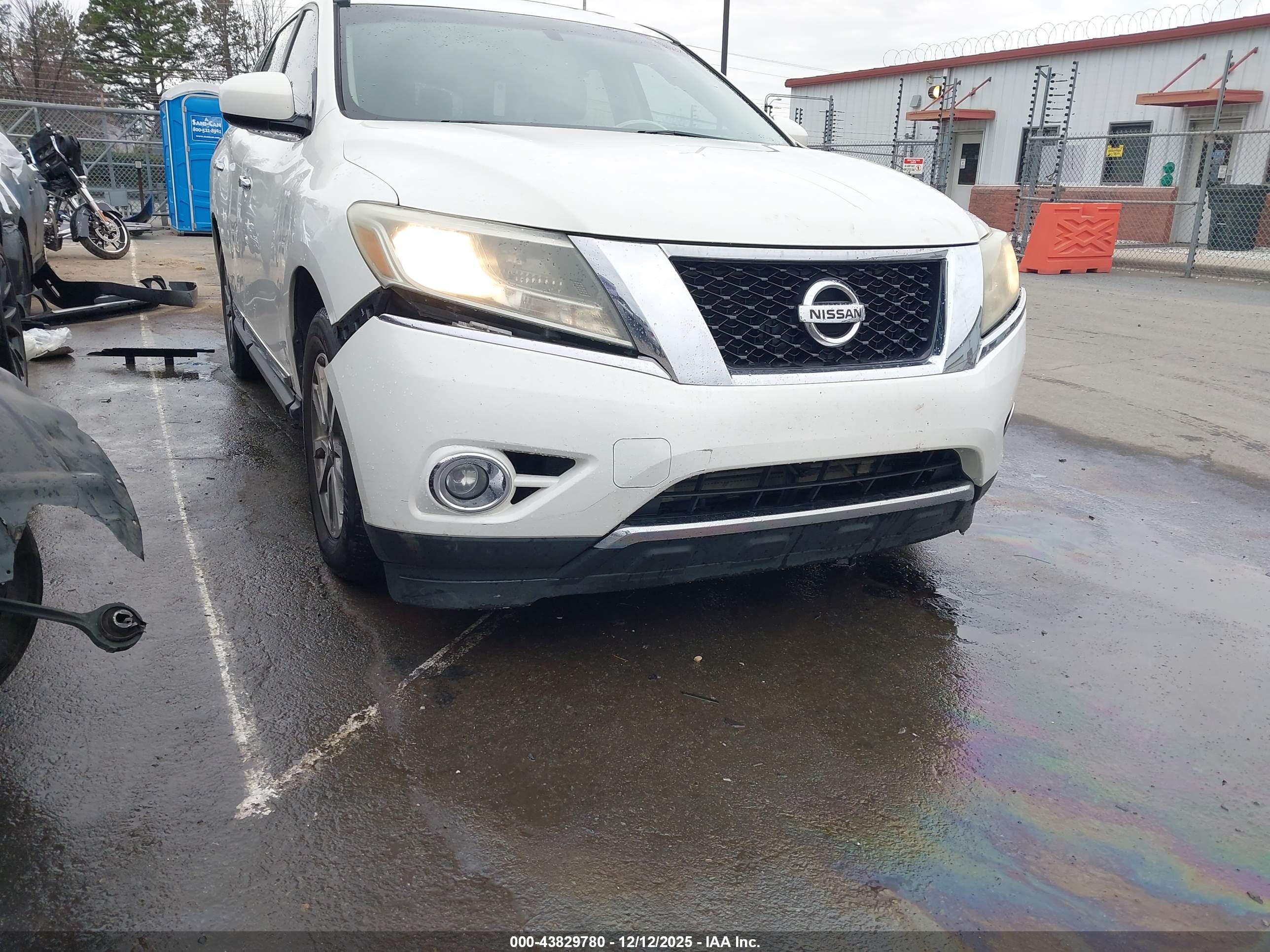 NISSAN PATHFINDER image 6