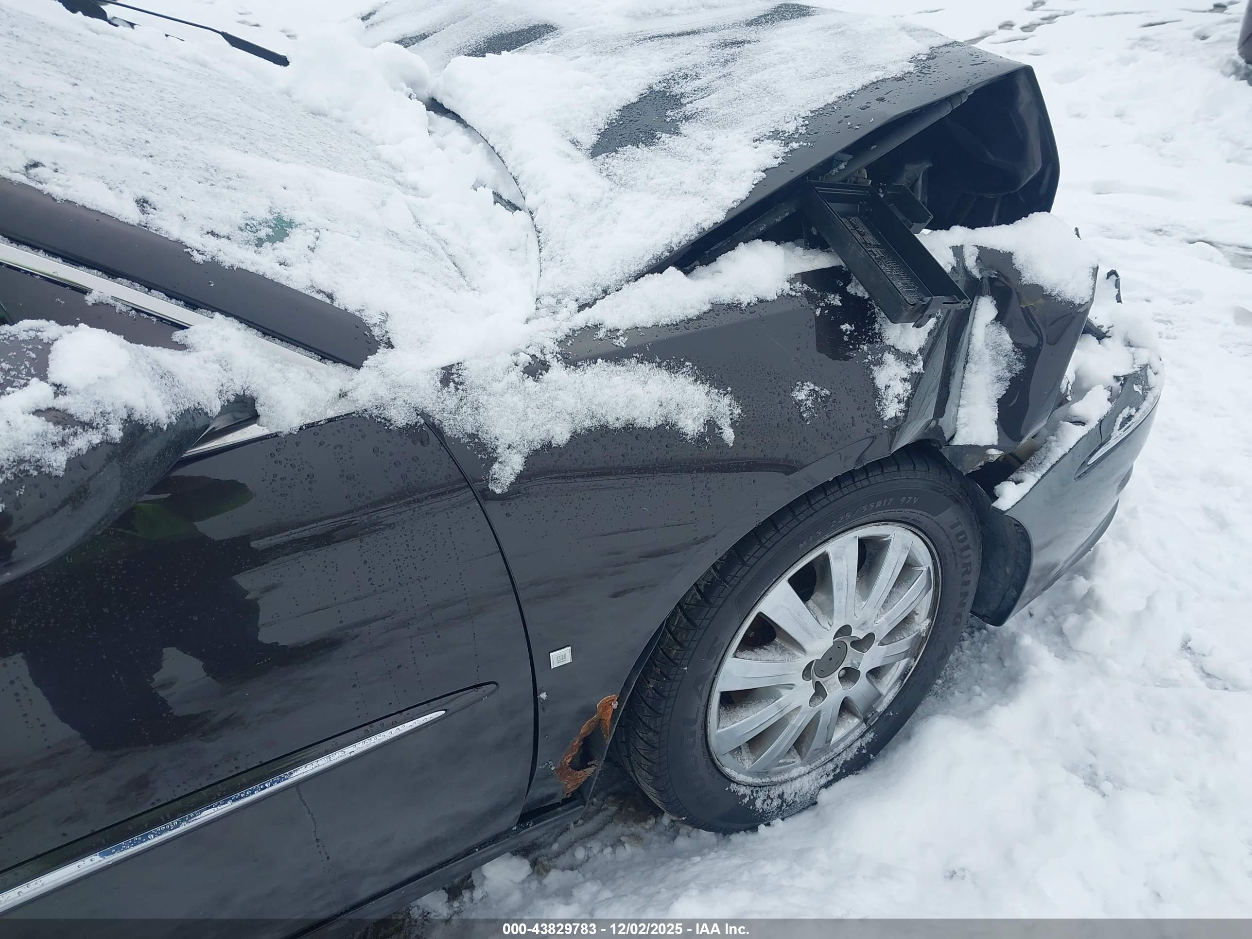 BUICK LACROSSE image 6
