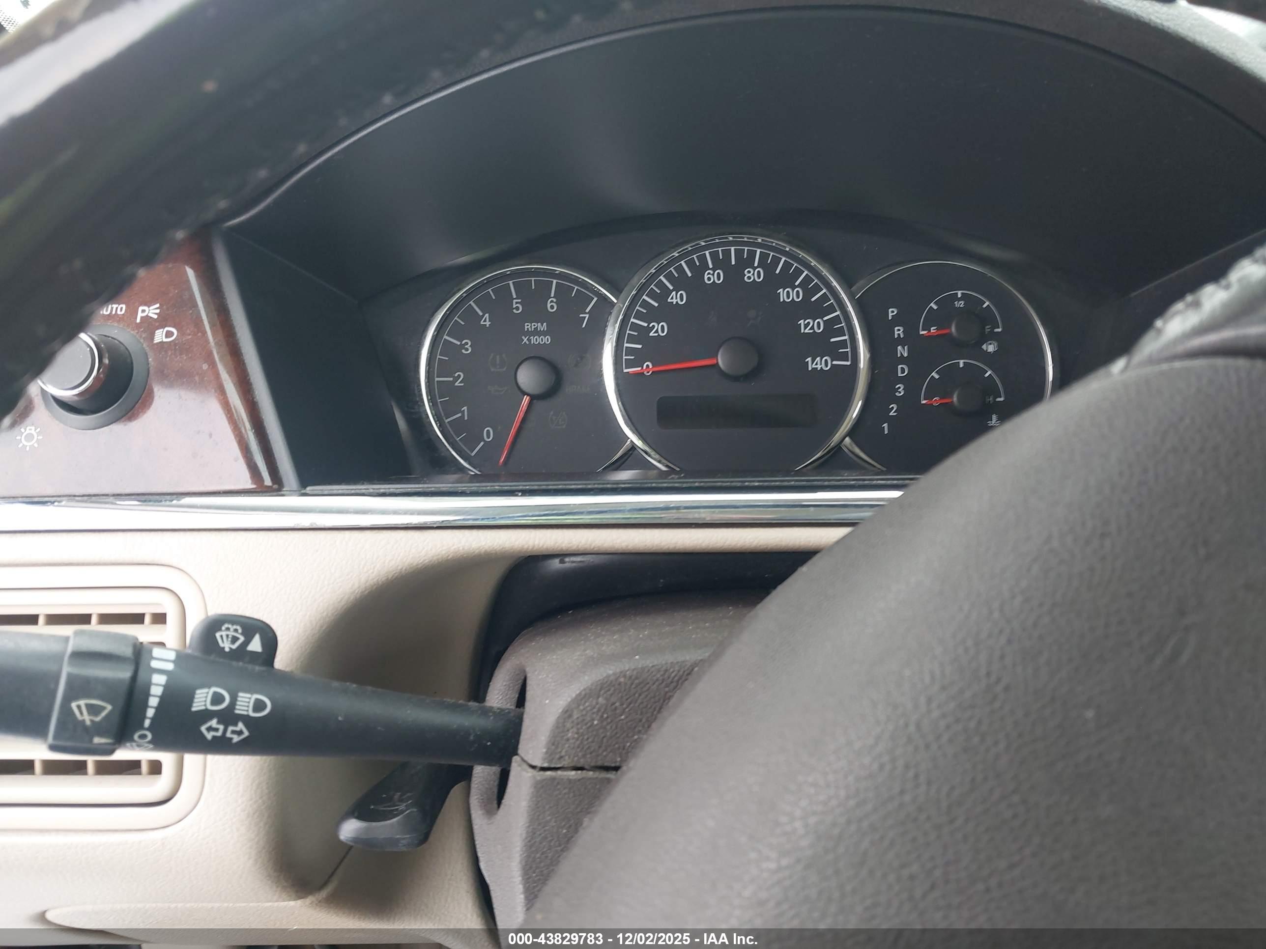 BUICK LACROSSE image 7
