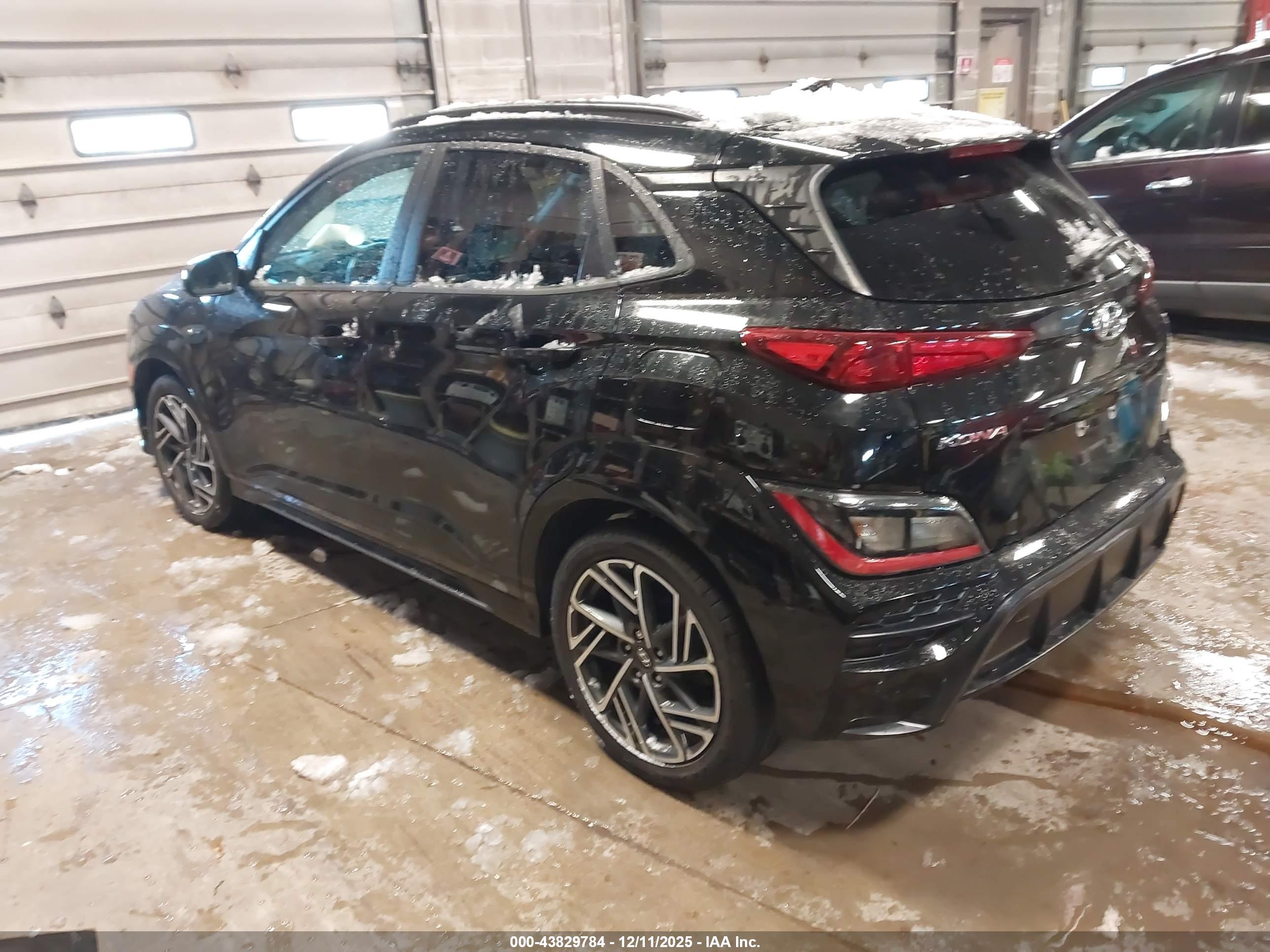 HYUNDAI KONA image 3