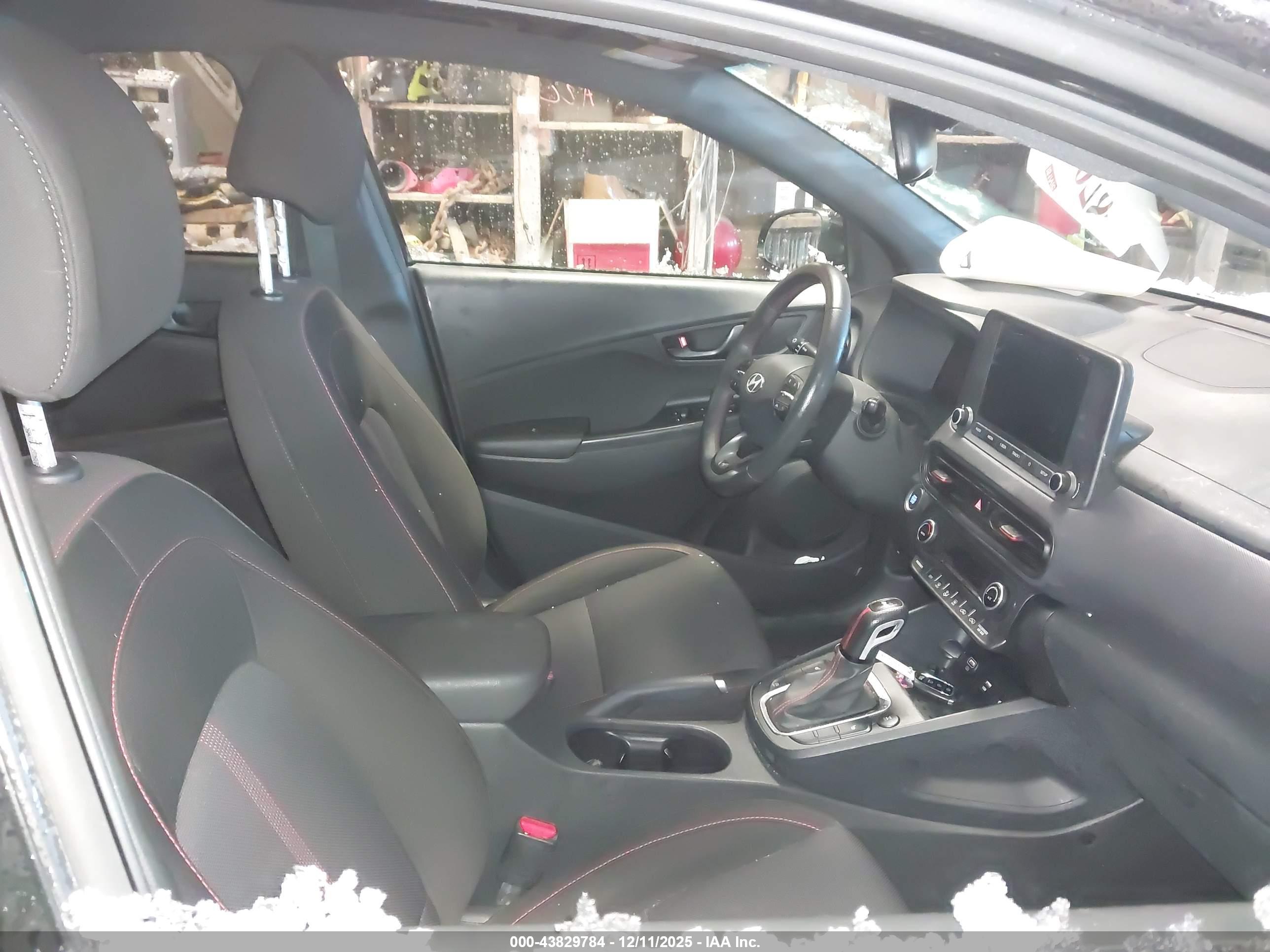 HYUNDAI KONA image 5