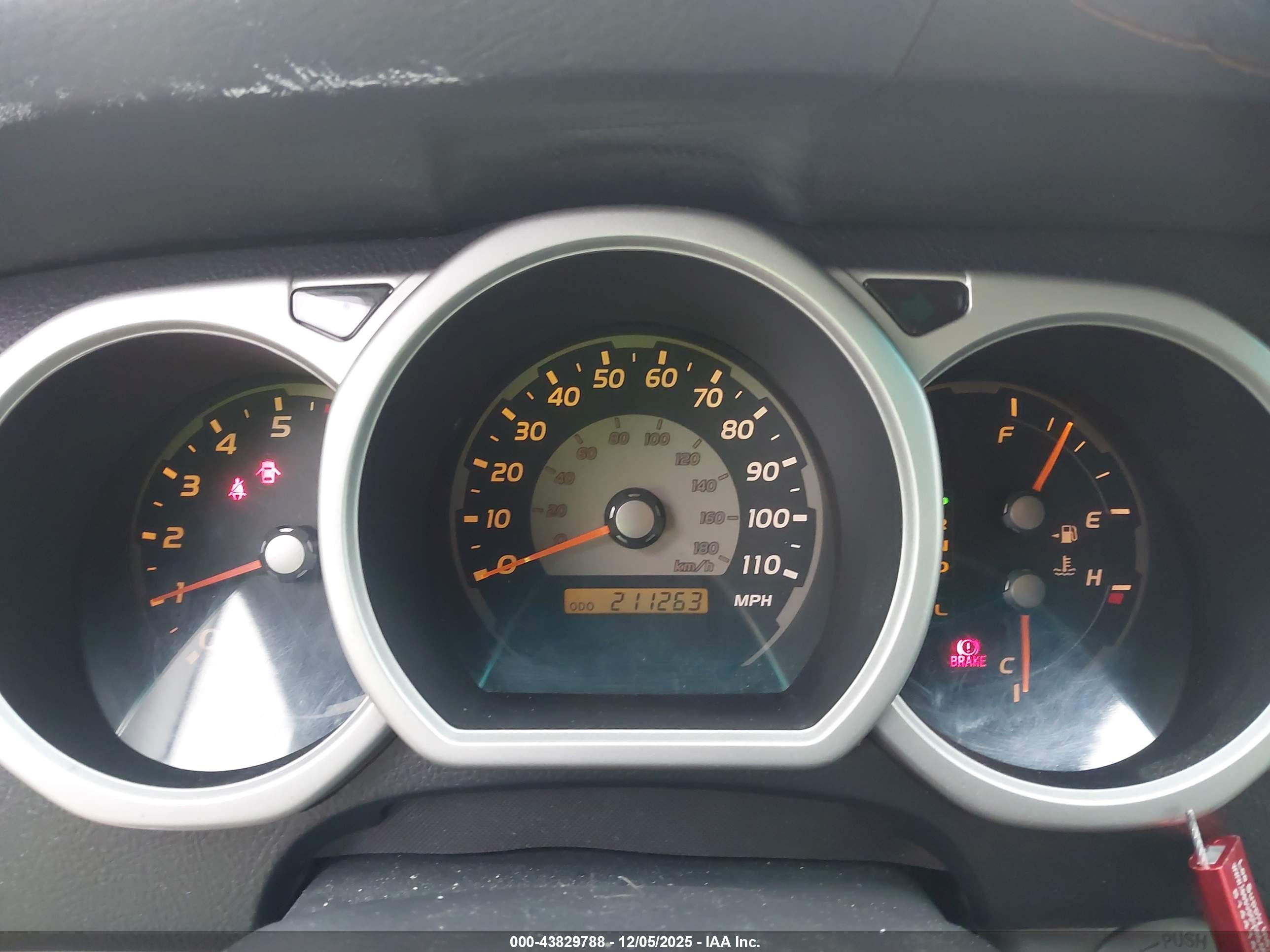 TOYOTA 4RUNNER image 7