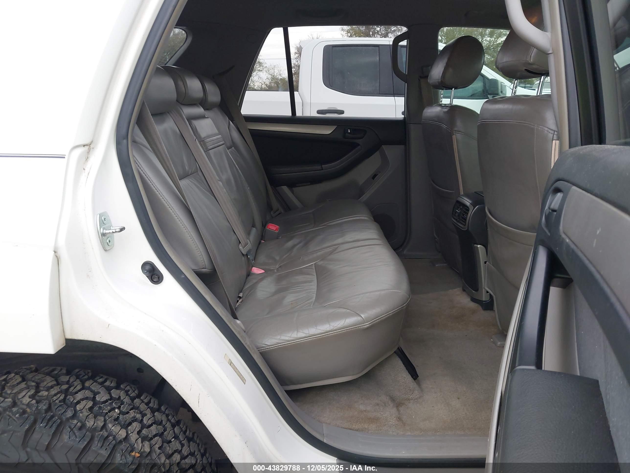 TOYOTA 4RUNNER image 8