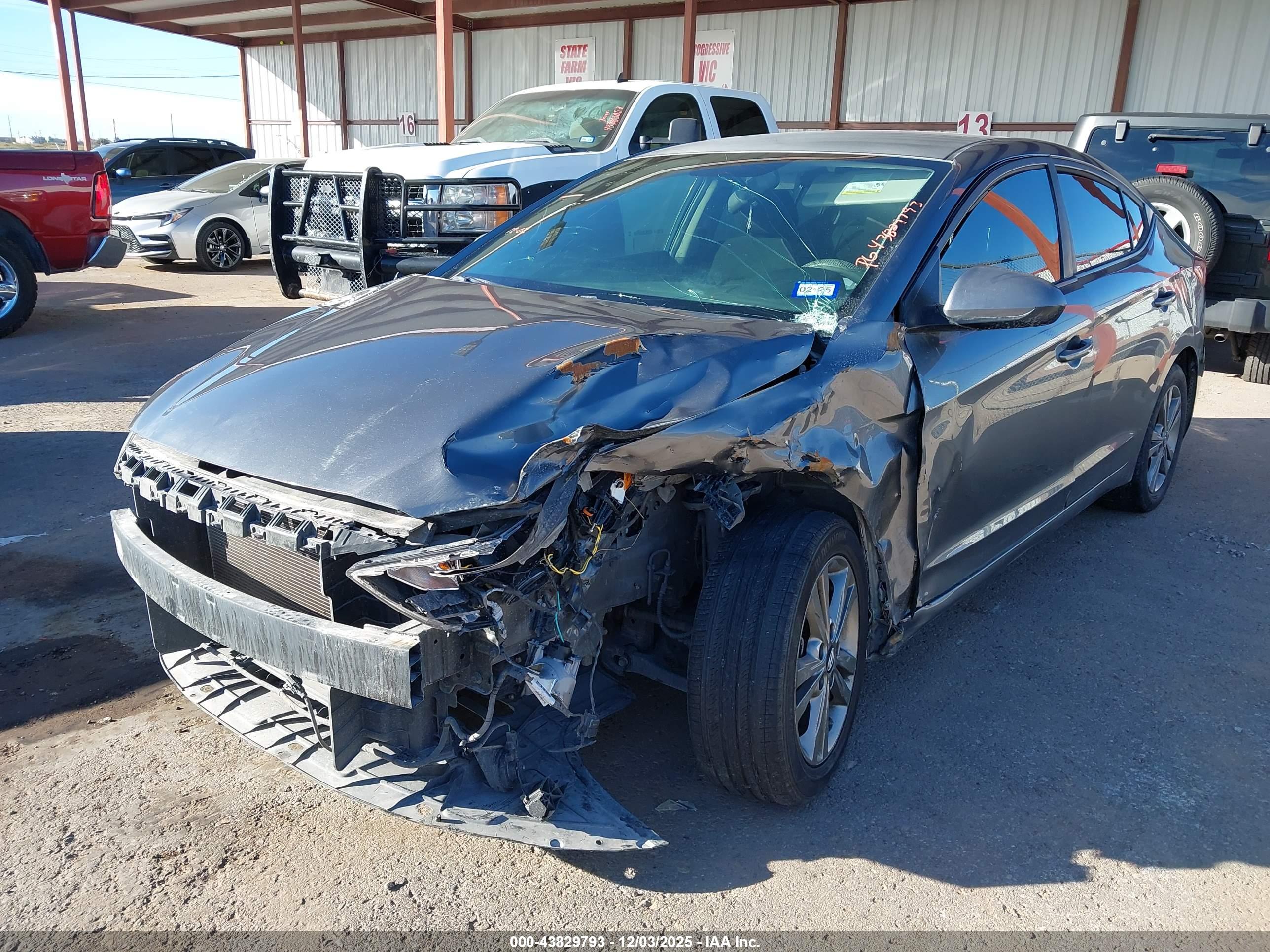 HYUNDAI ELANTRA image 2