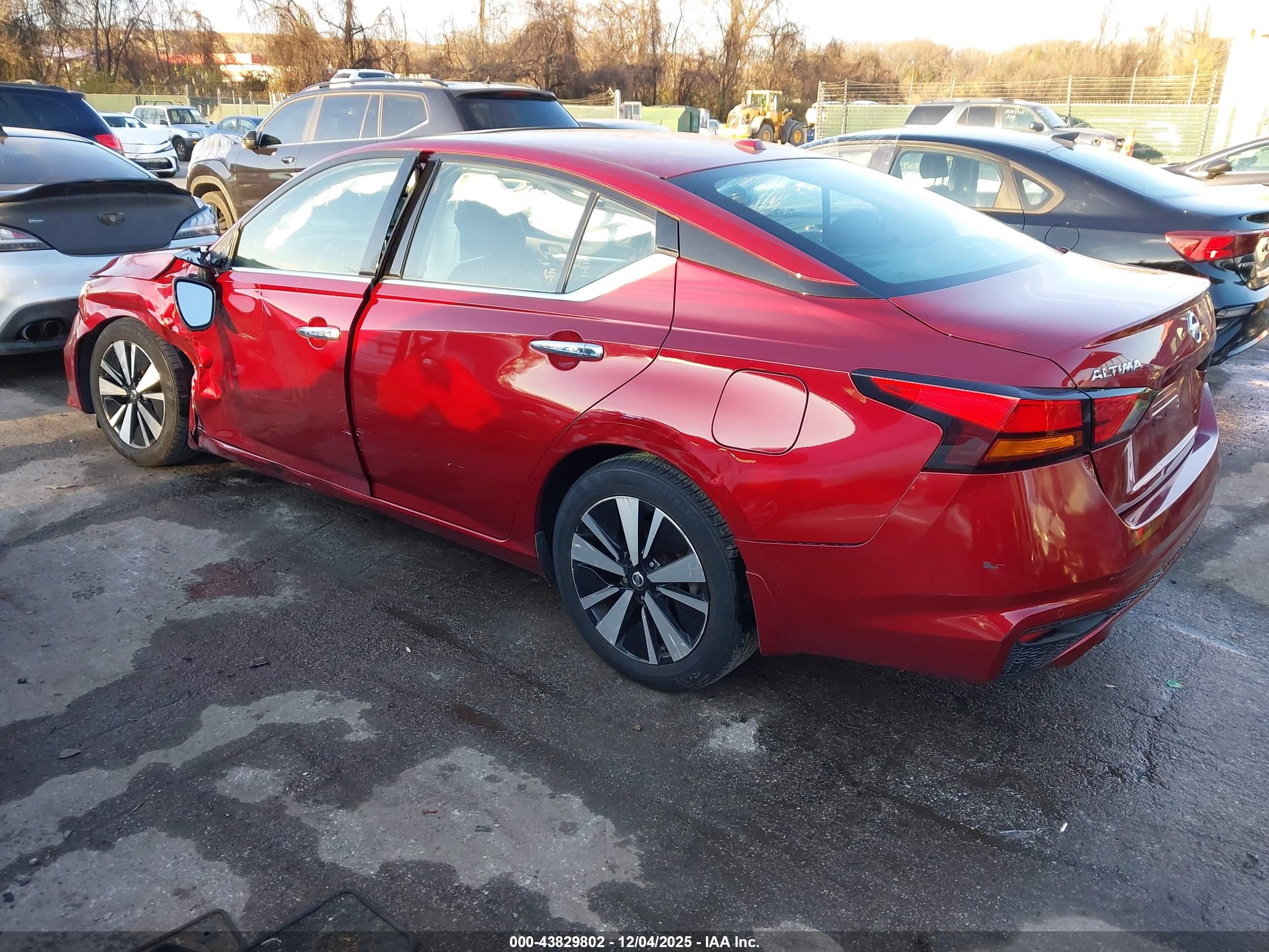 NISSAN ALTIMA image 3