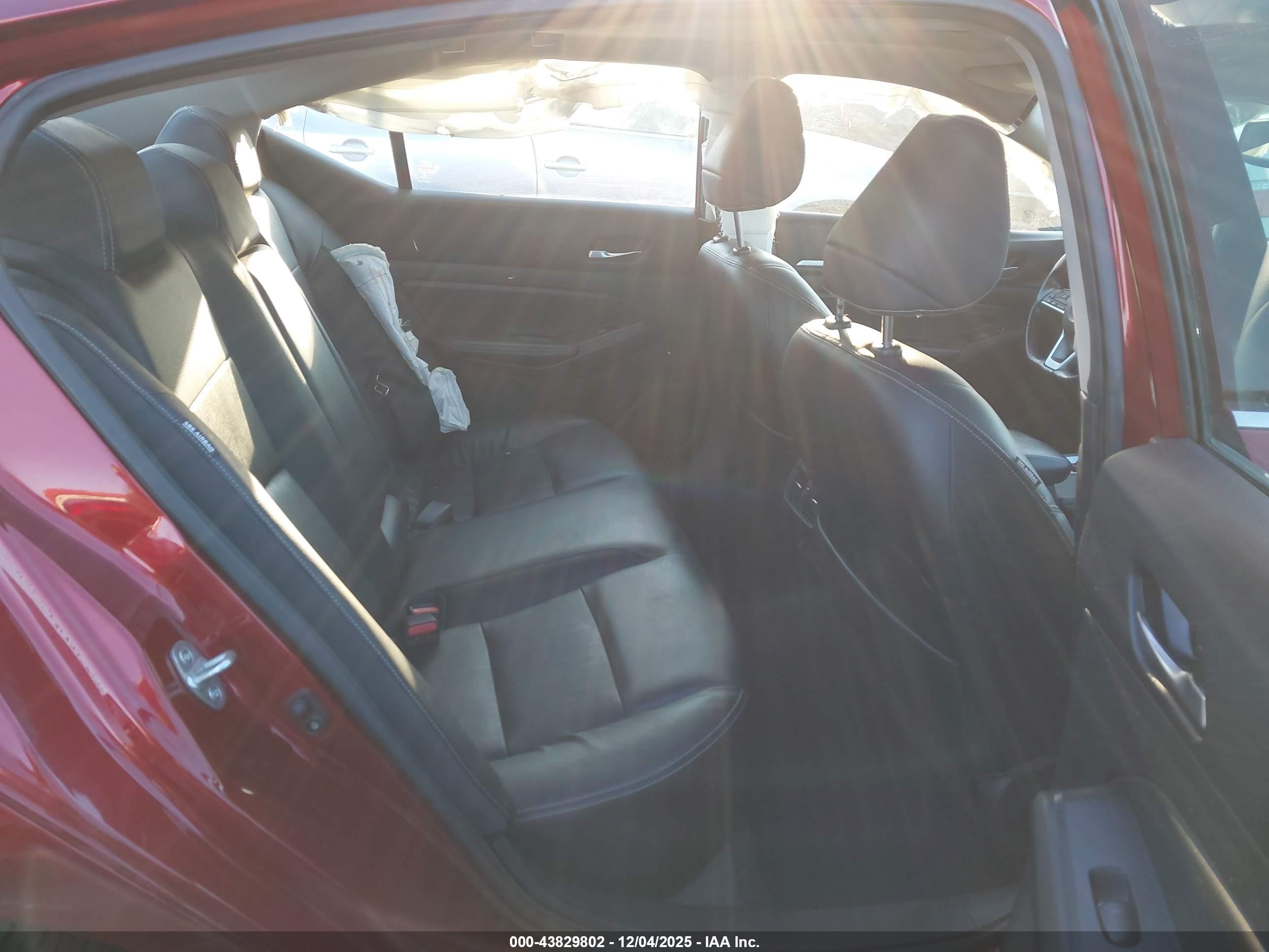 NISSAN ALTIMA image 8