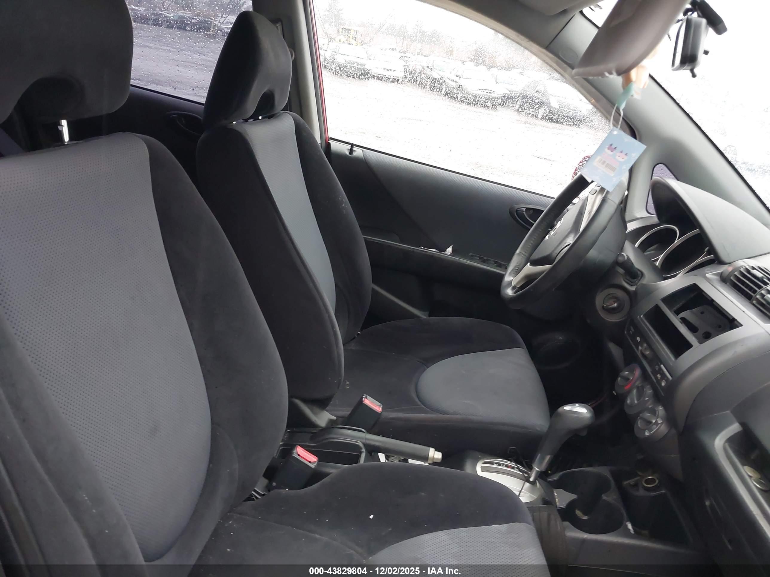 HONDA FIT image 5