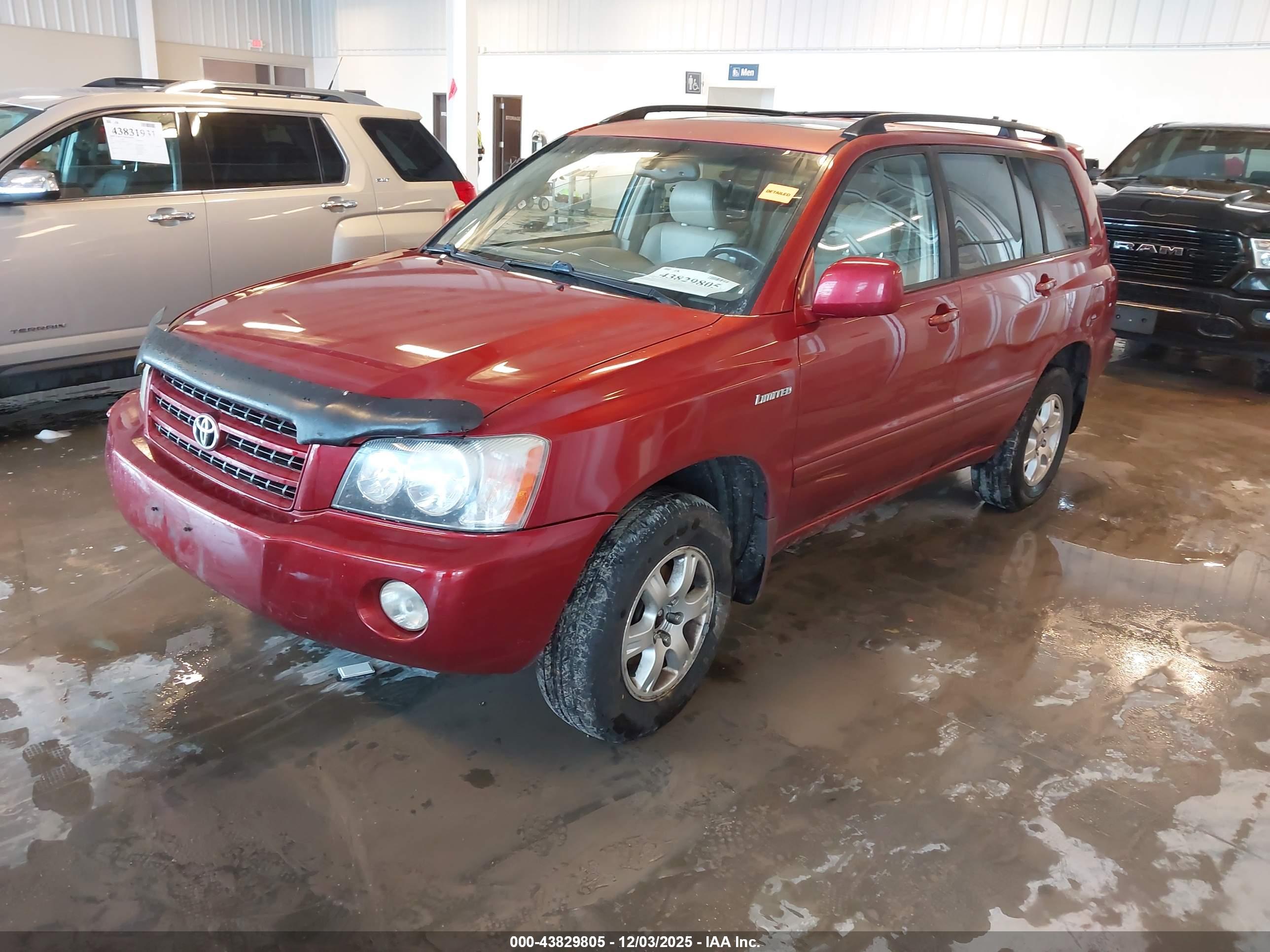 TOYOTA HIGHLANDER image 2