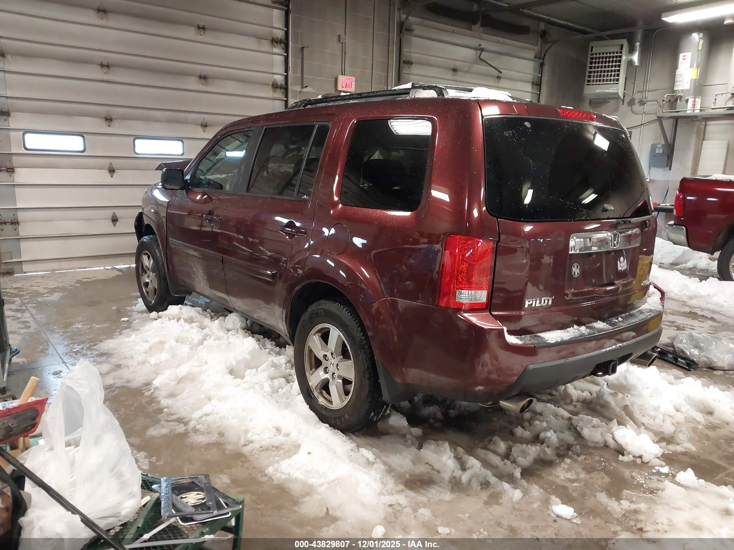 HONDA PILOT image 3