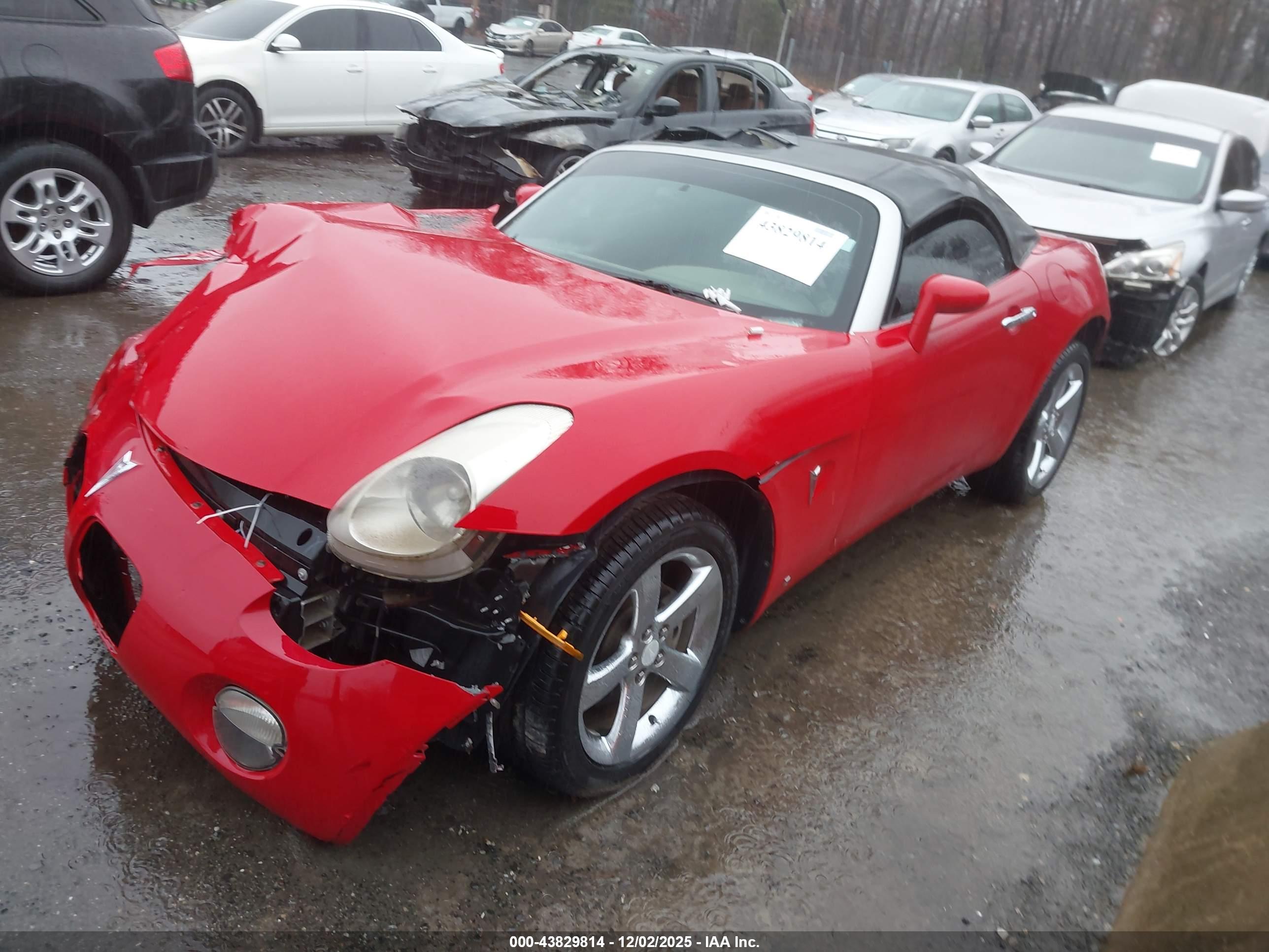 PONTIAC SOLSTICE image 2