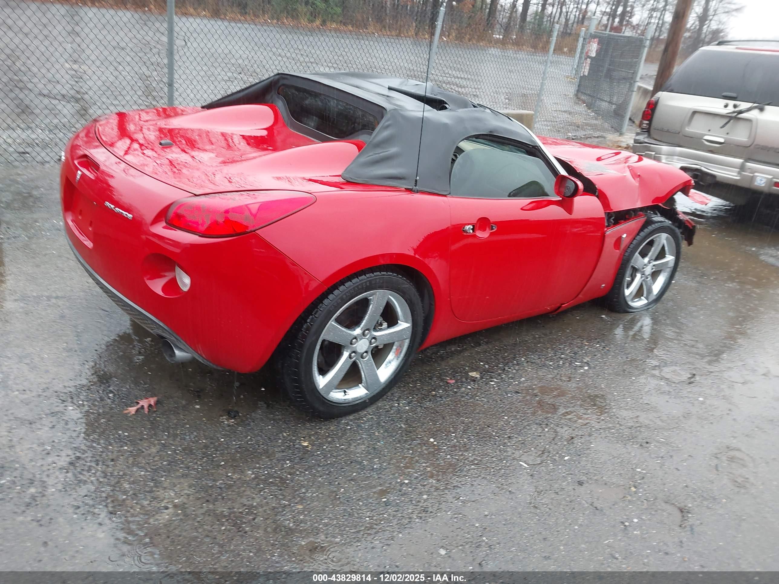 PONTIAC SOLSTICE image 4