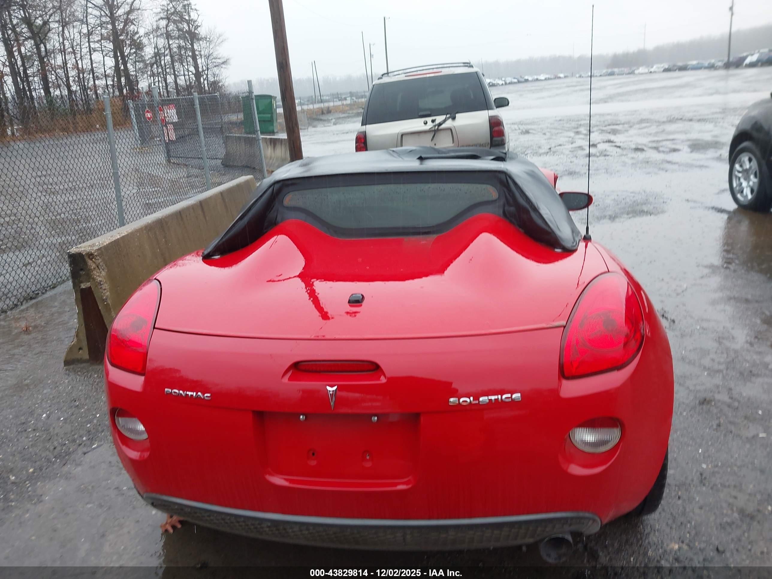 PONTIAC SOLSTICE image 8