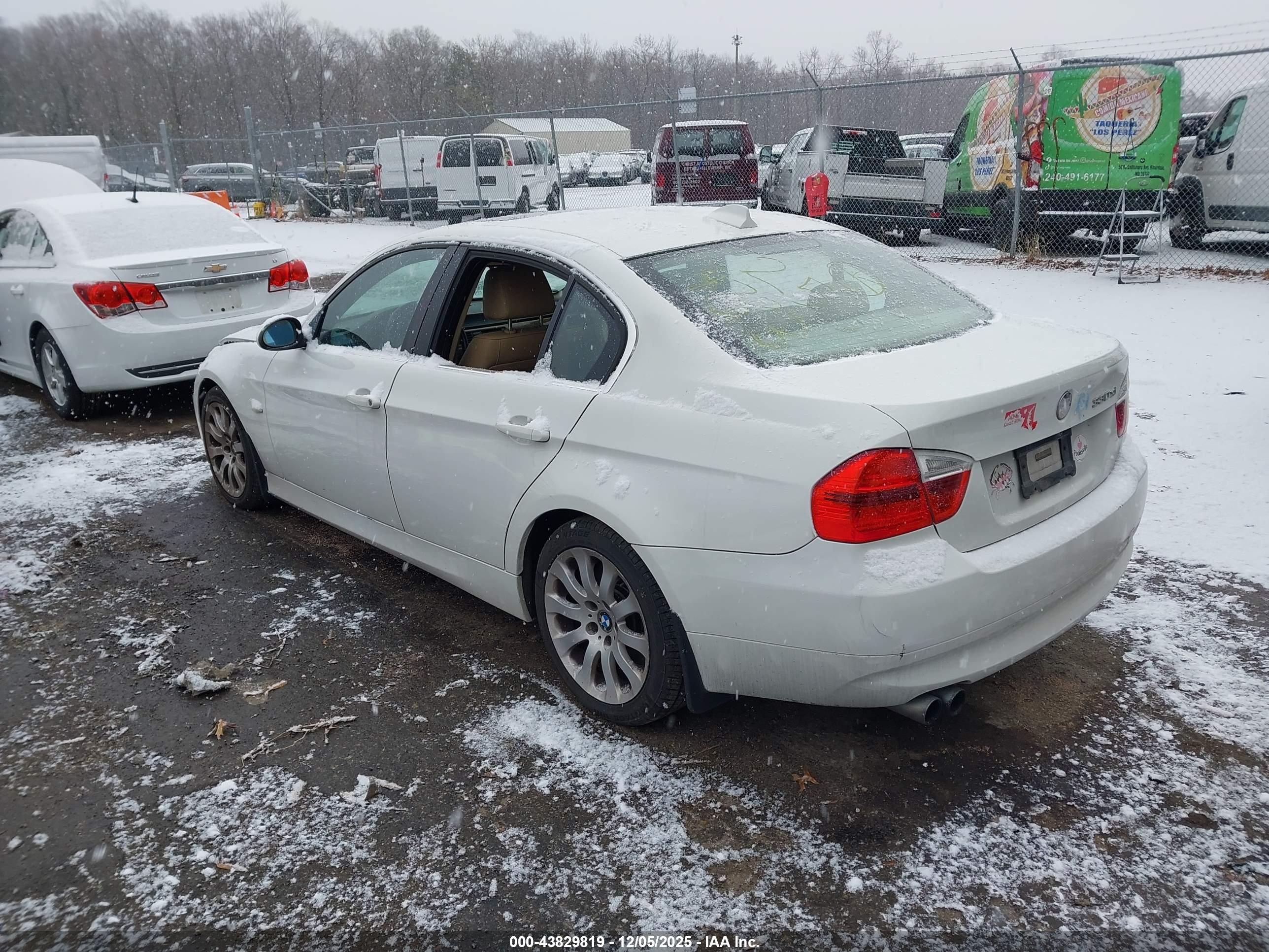 BMW 330XI image 3