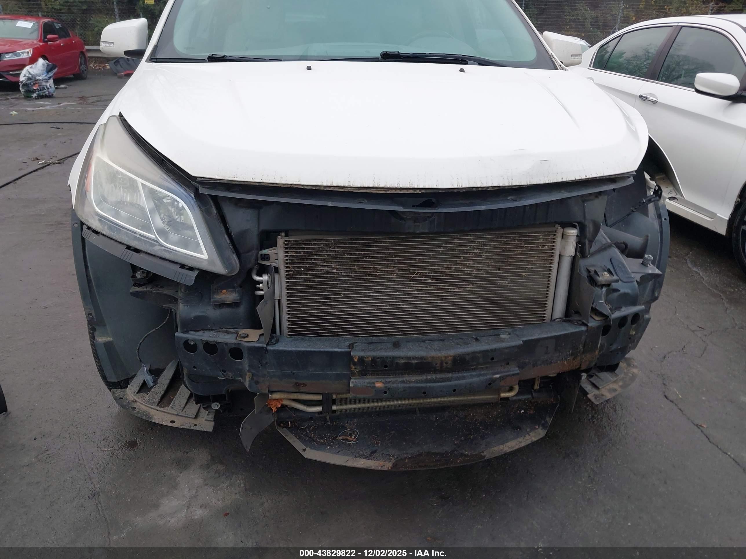 CHEVROLET TRAVERSE image 6