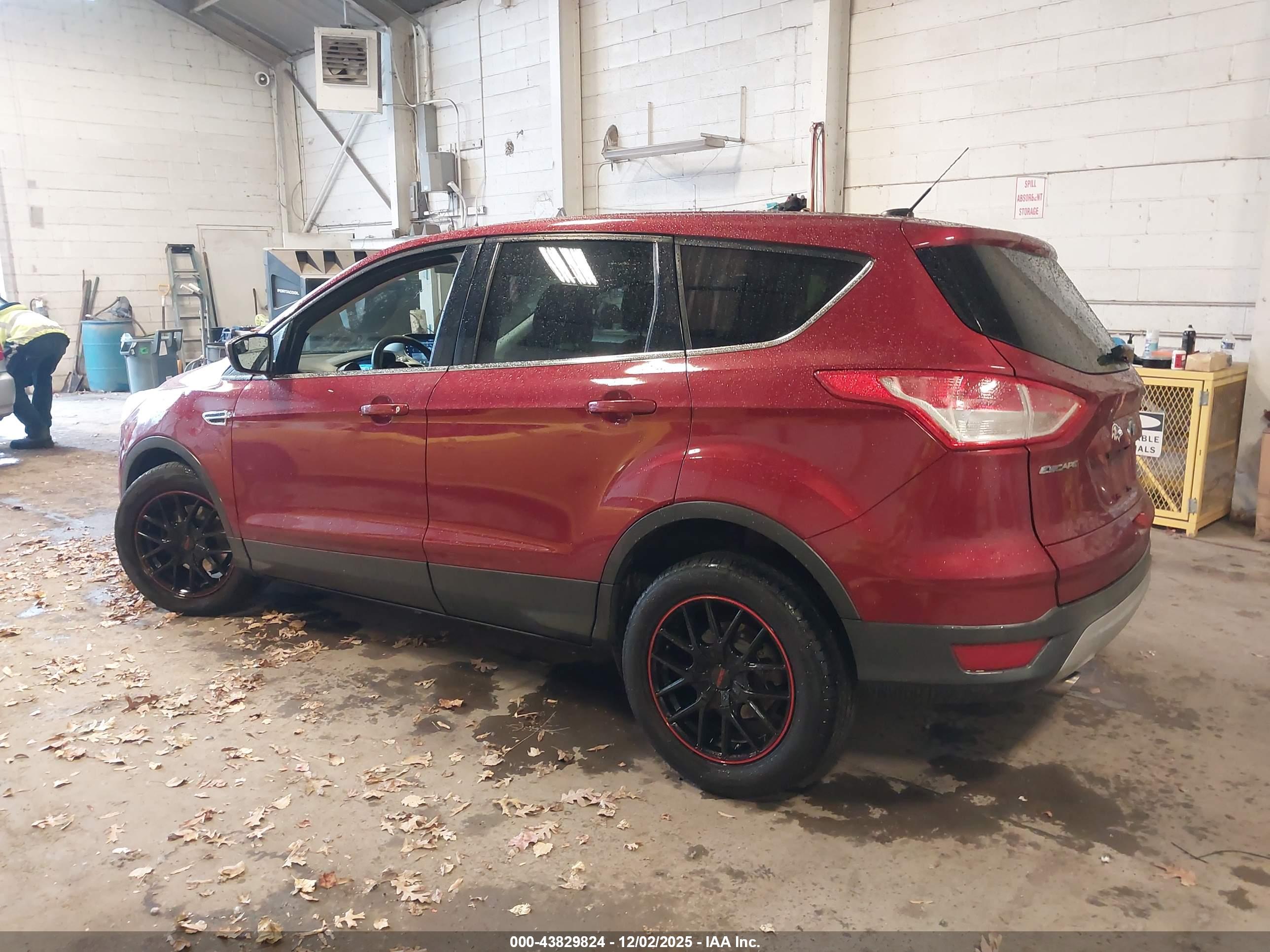 FORD ESCAPE image 3