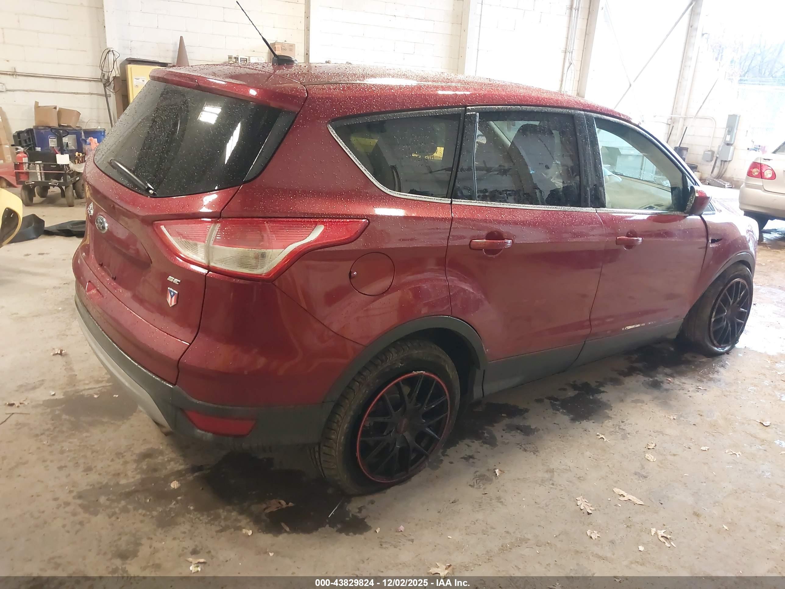 FORD ESCAPE image 4