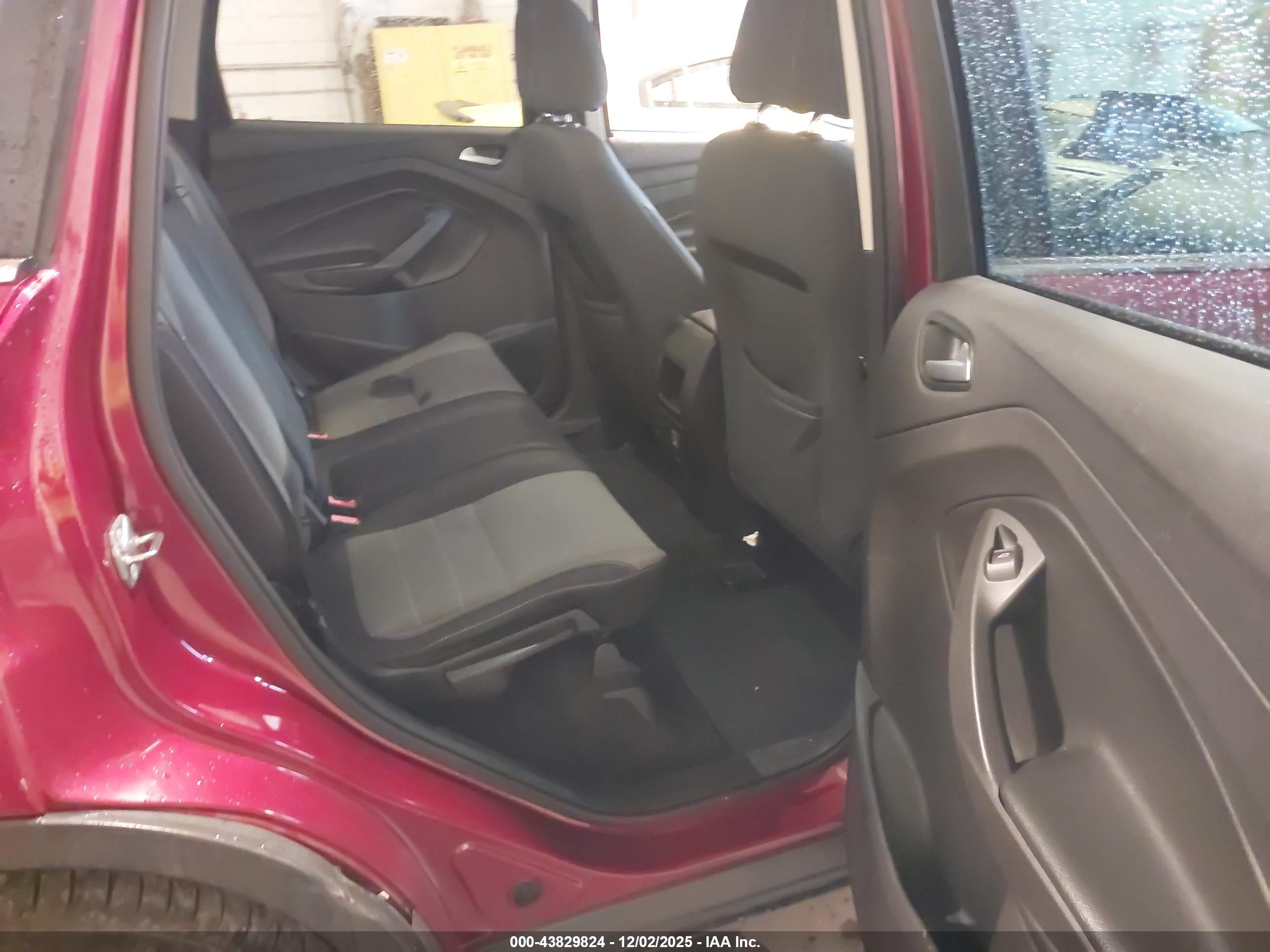 FORD ESCAPE image 8