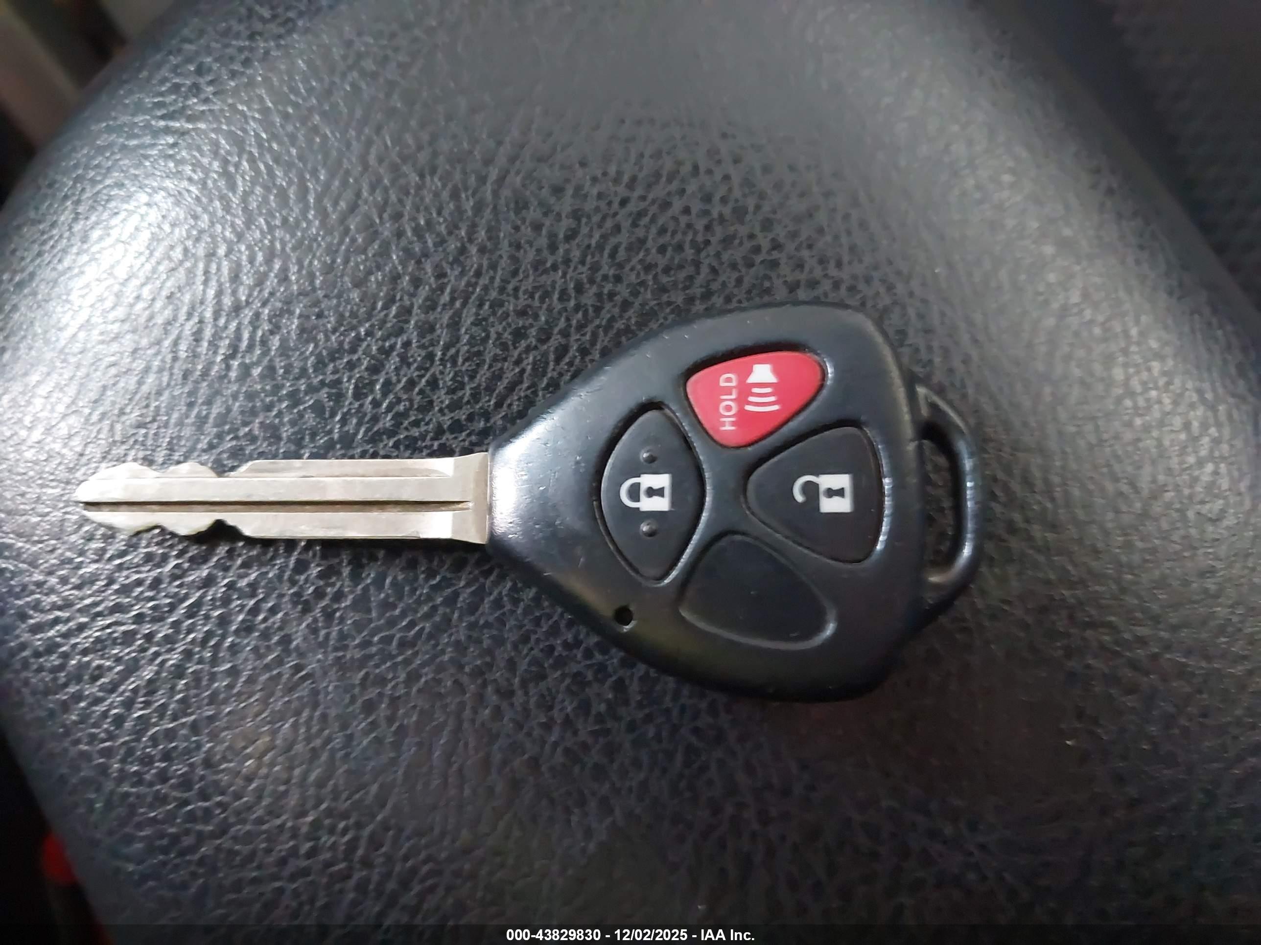 TOYOTA RAV4 image 11