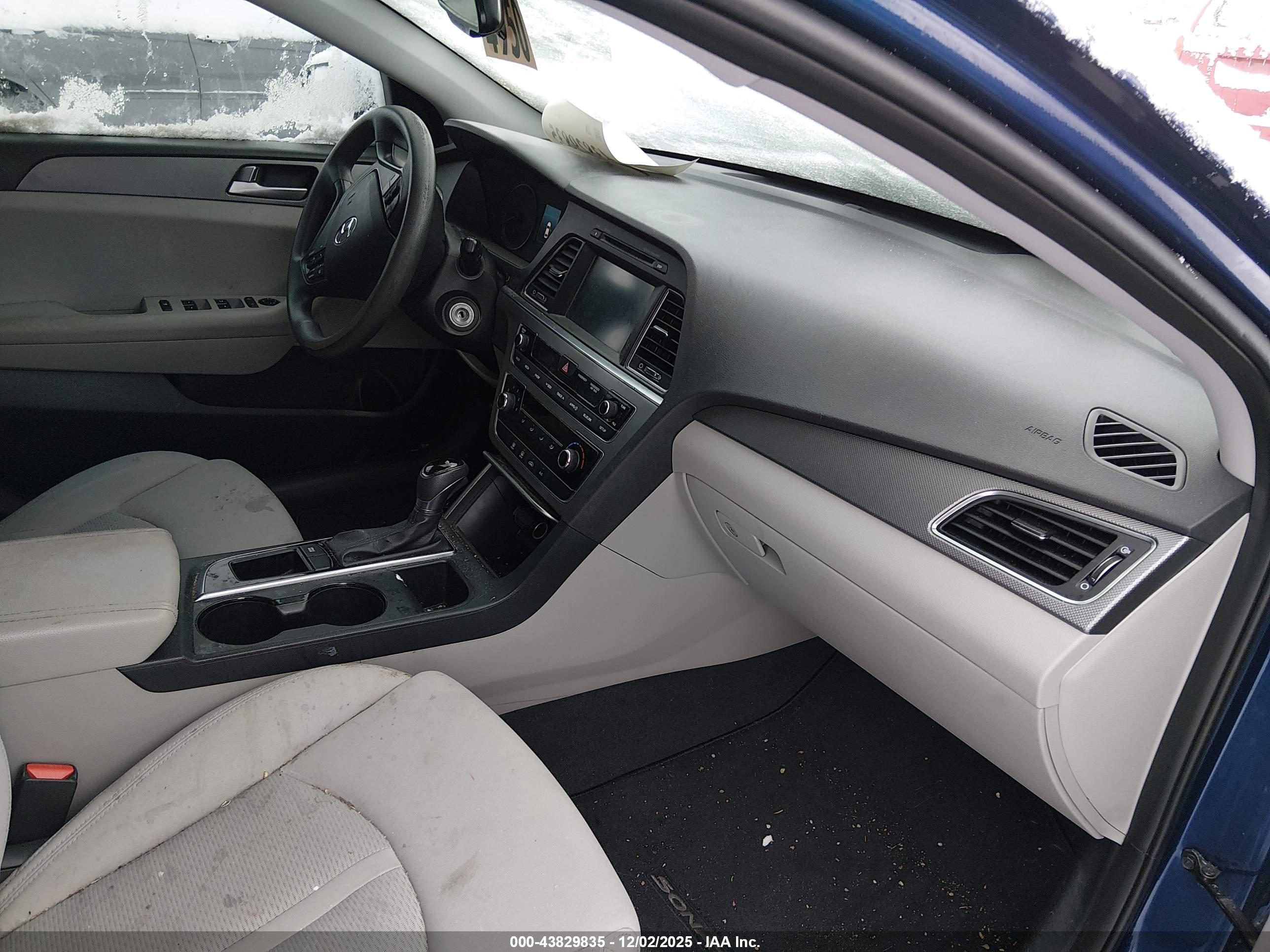HYUNDAI SONATA image 5