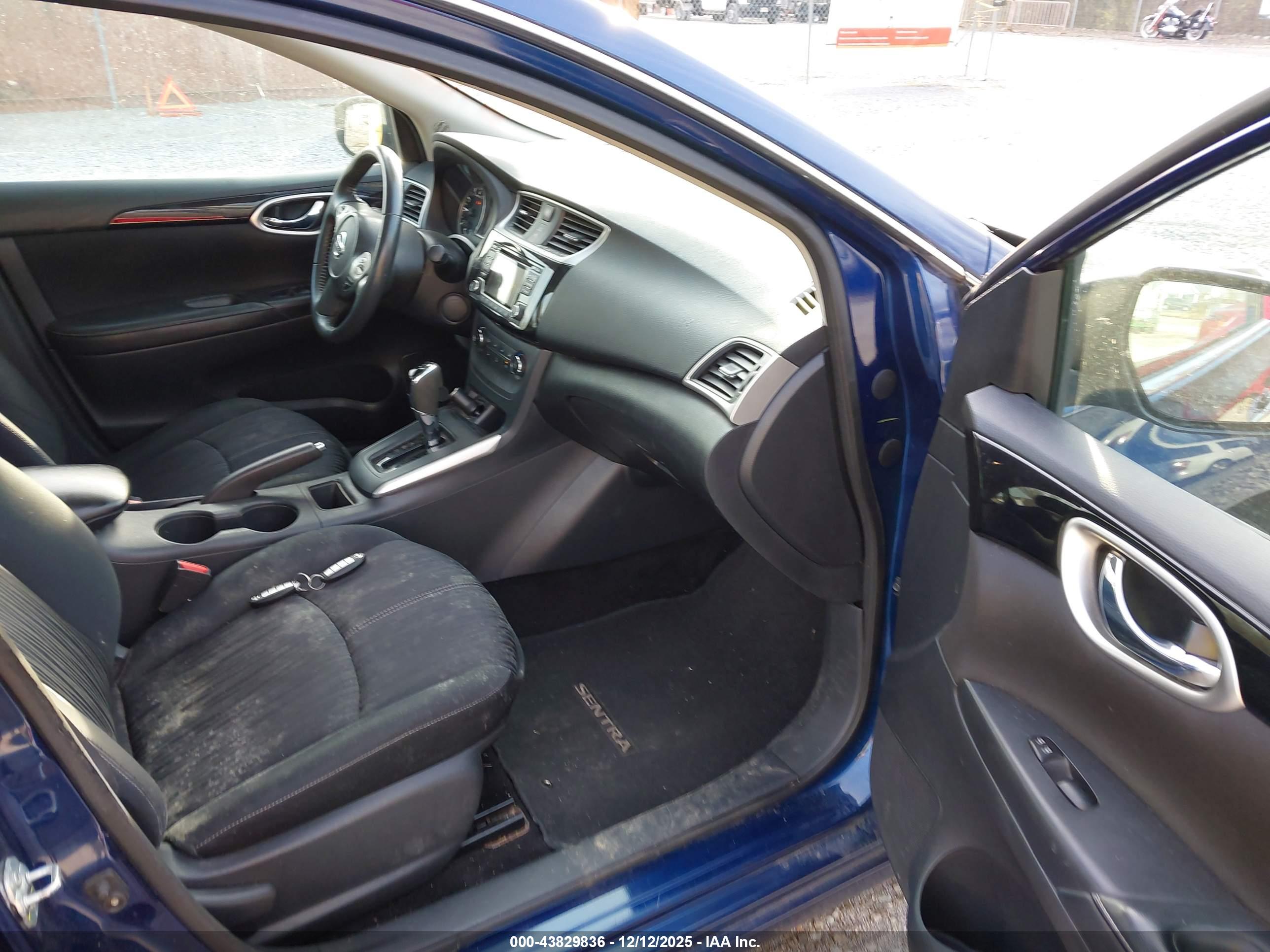 NISSAN SENTRA image 5