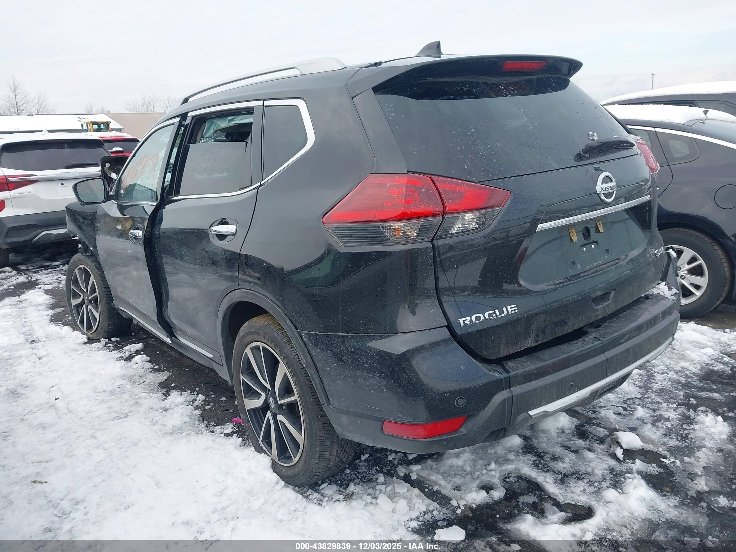 NISSAN ROGUE image 3